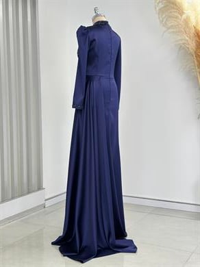 Regina Abiye Lacivert