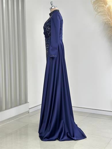 Regina Abiye Lacivert