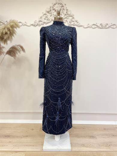 Selena Abiye Lacivert