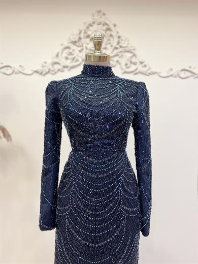 Selena Abiye Lacivert