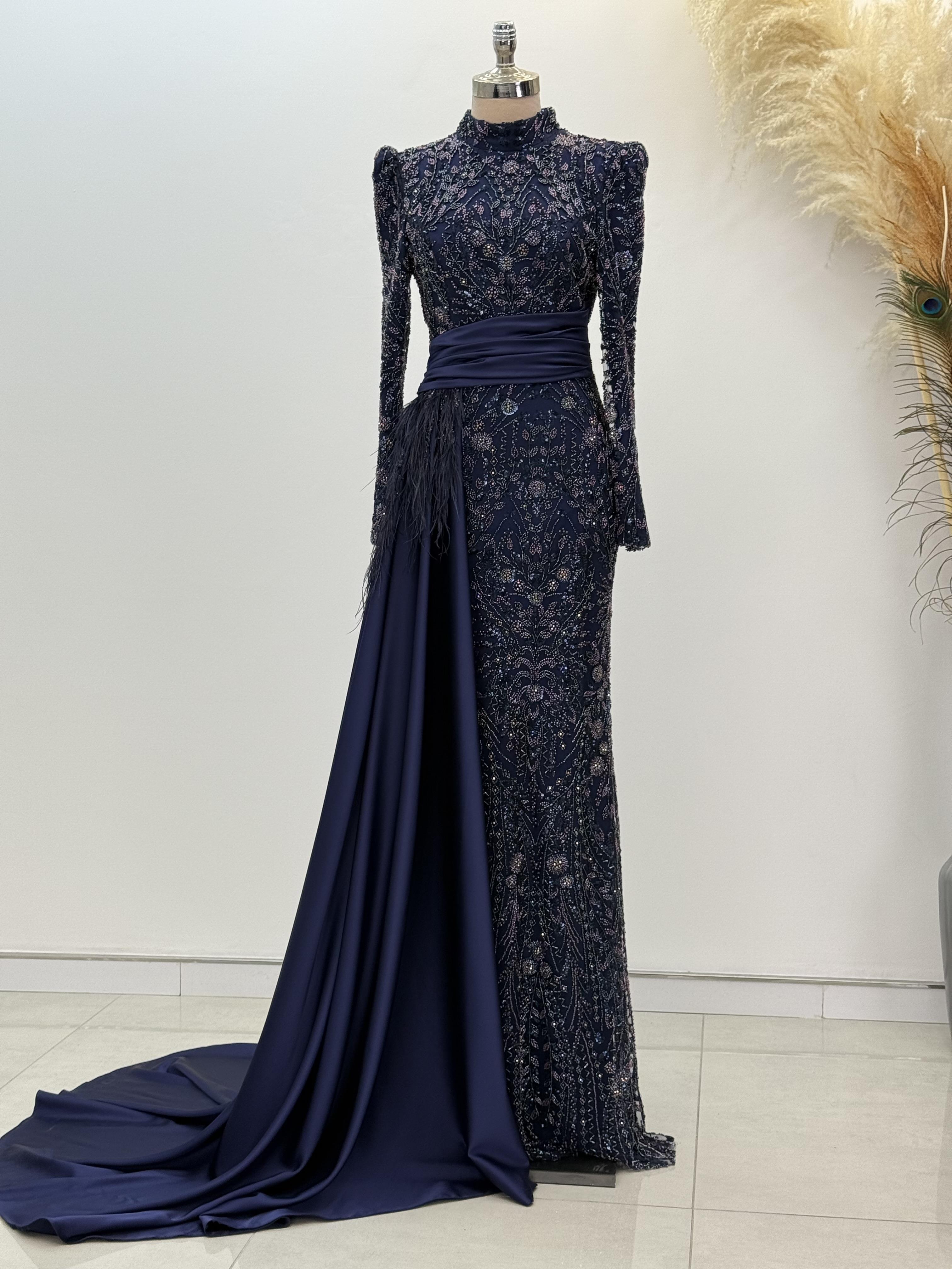 Alessa Abiye Lacivert