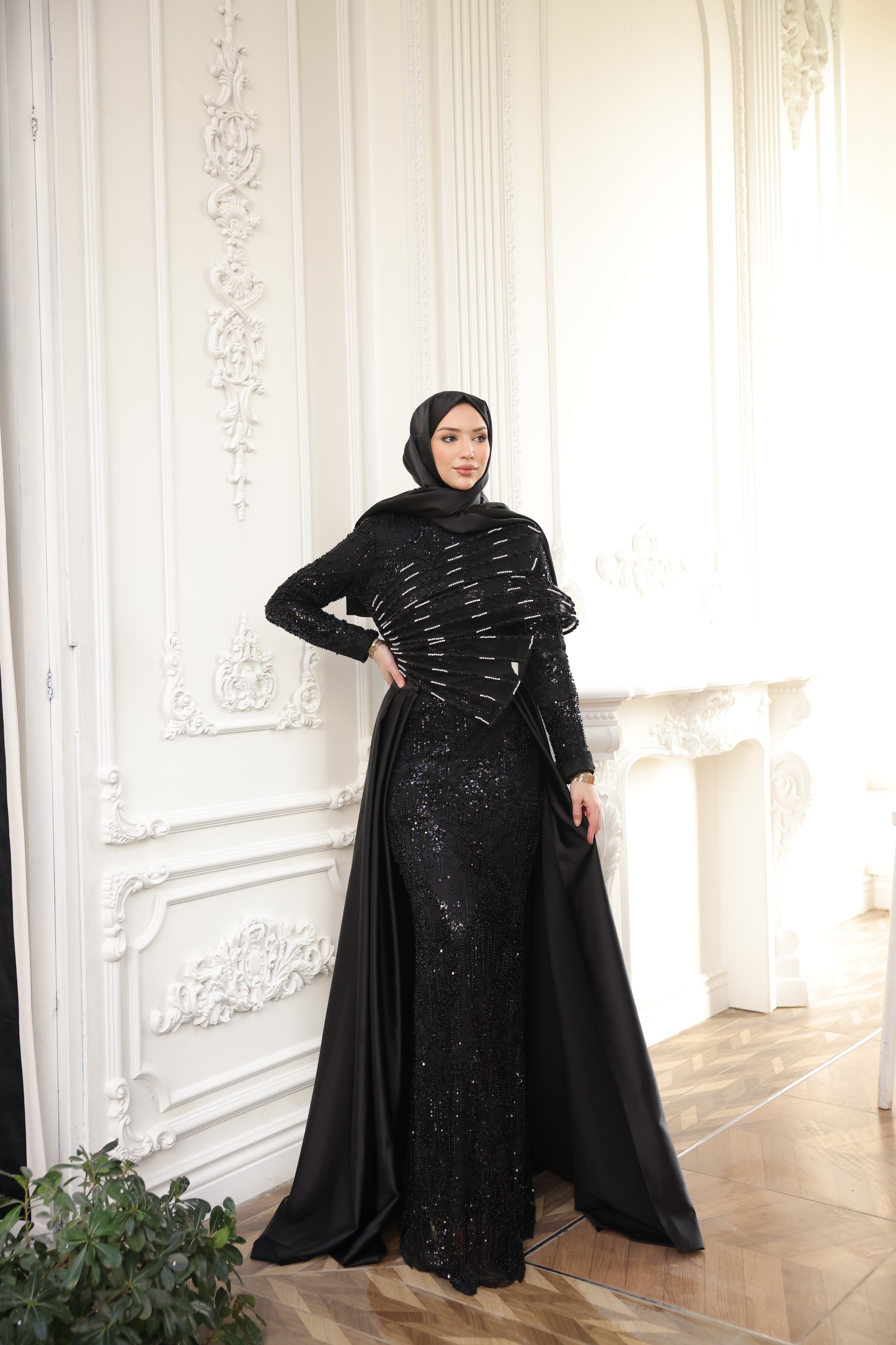 Berra Abiye Siyah
