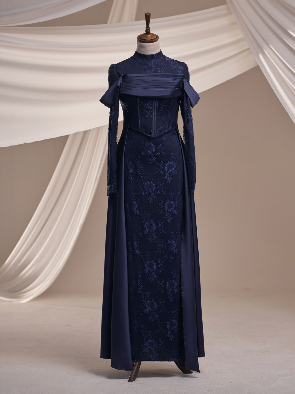 Dante Abiye Lacivert