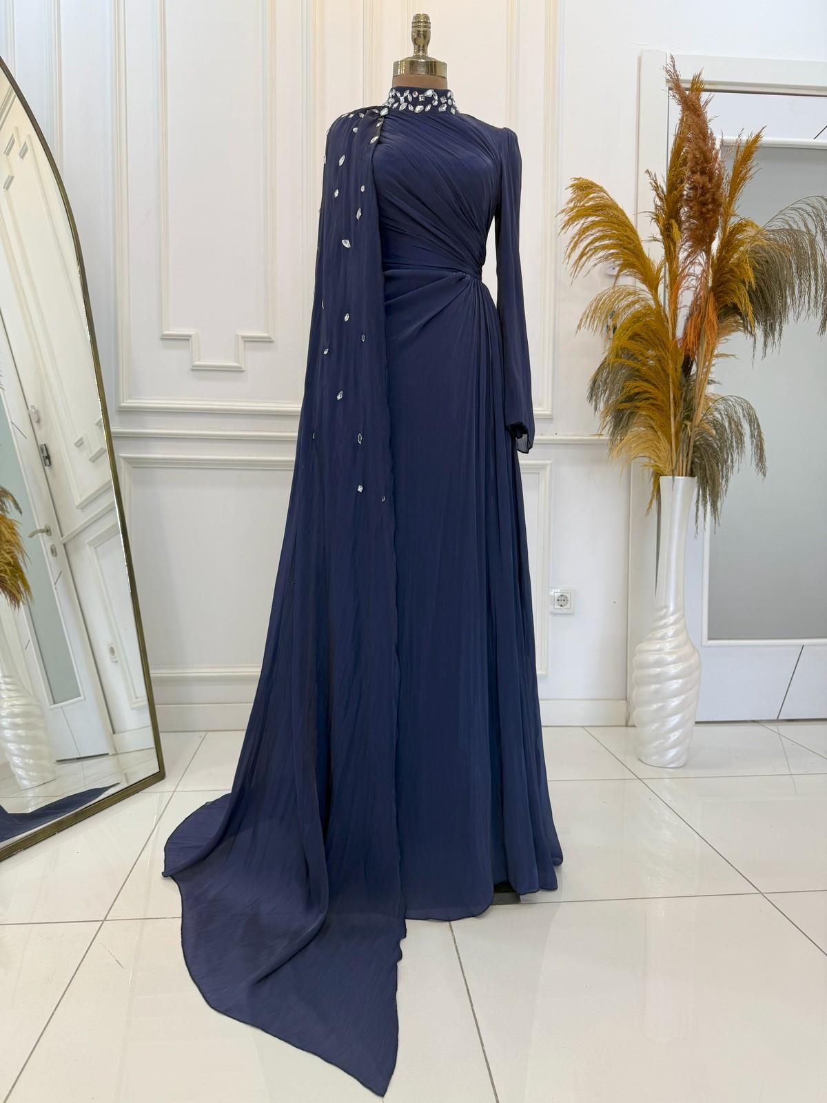 Mabel Abiye Lacivert