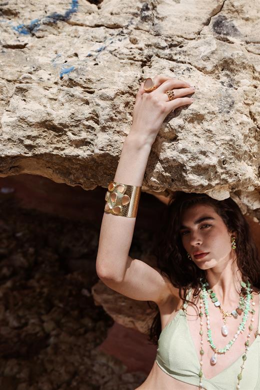 Gaia Cuﬀ Sand