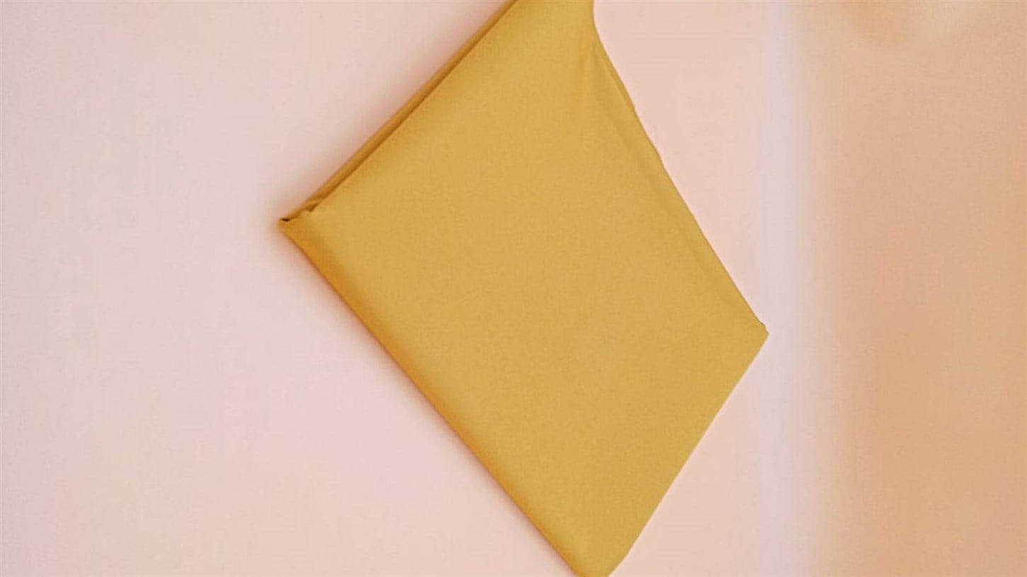 Düşler Su Geçirmez Kumaş Hardal 100x144