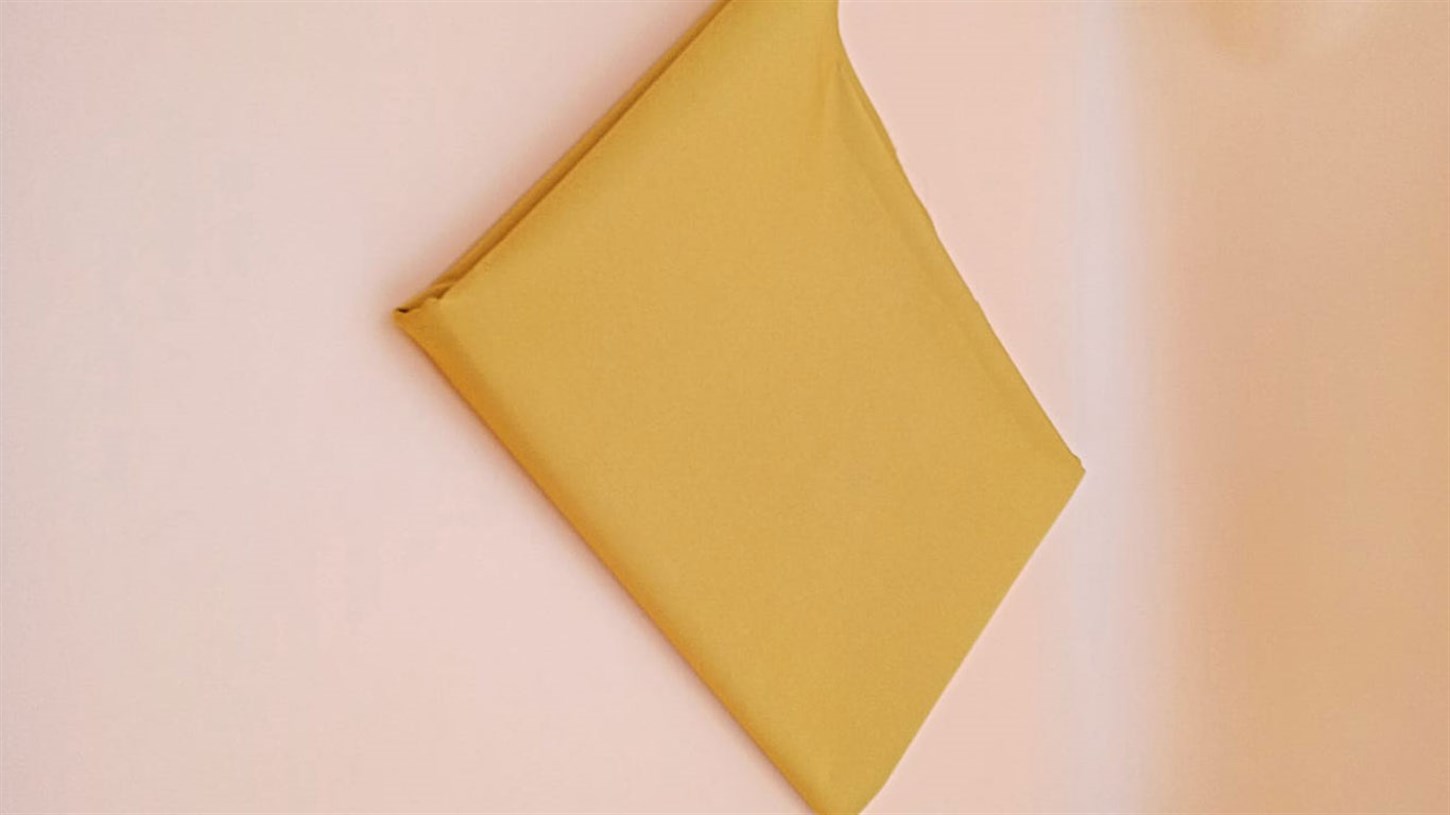 Düşler Su Geçirmez Kumaş Hardal 100x144