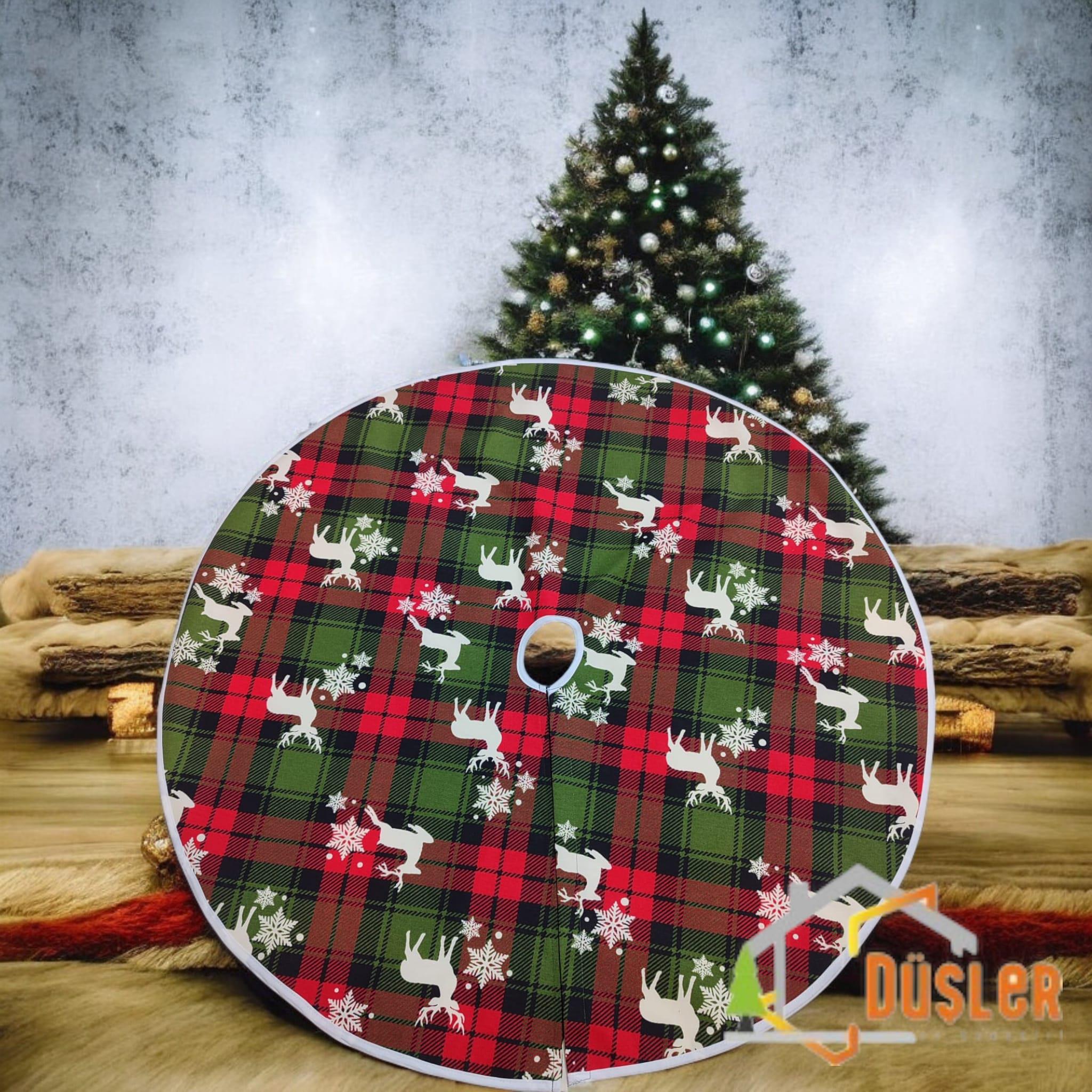 Kırmızı Yeşil Geyikli Yılbaşı Ayak Halısı, Yılbaşı Ağacı Altı Örtüsü, Yeniyıl Çam Ağacı Eteği Yıkanabilir Cırtlı