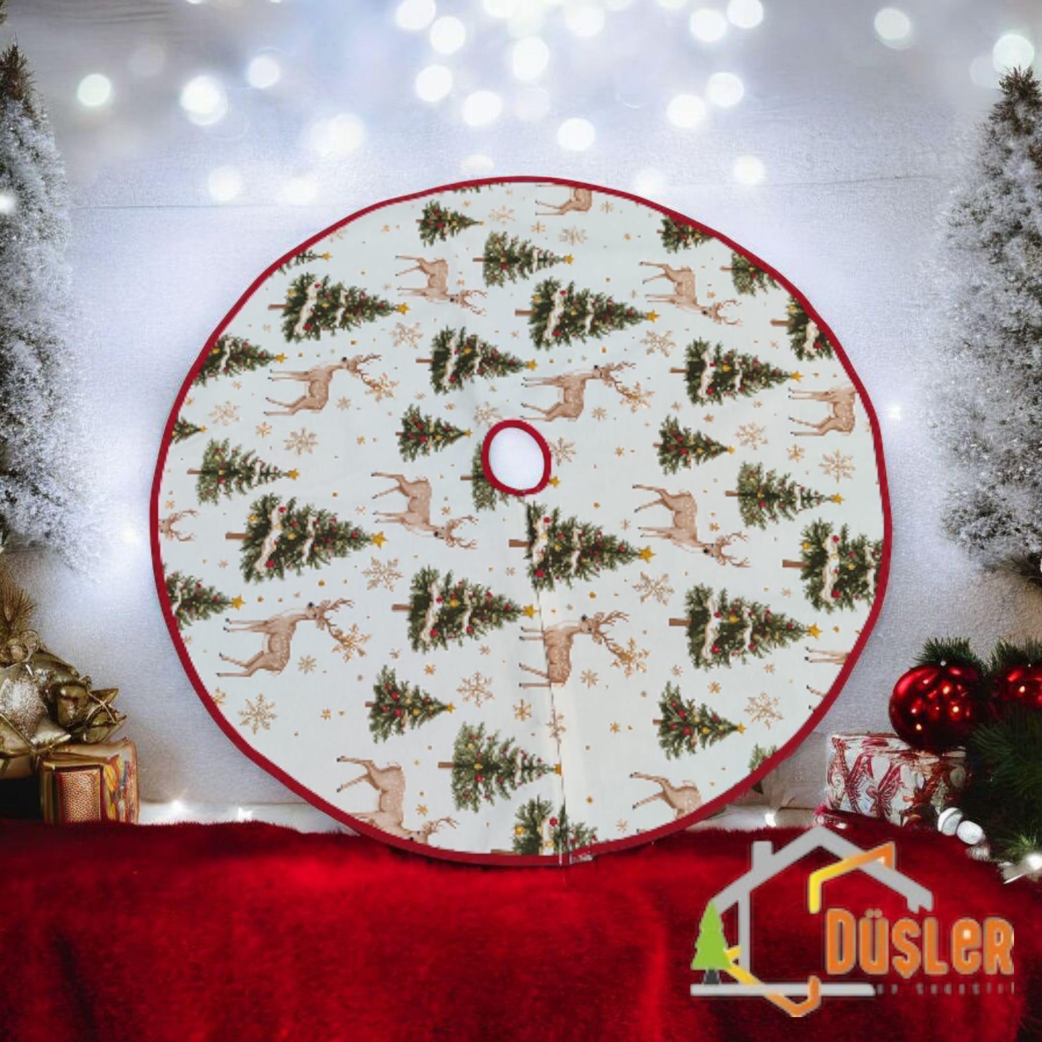 Krem Çam Ağacı ve Geyikli Yılbaşı Ayak Halısı, Yılbaşı Ağacı Altı Örtüsü, Yeniyıl Çam Ağacı Eteği Yıkanabilir Cırtlı