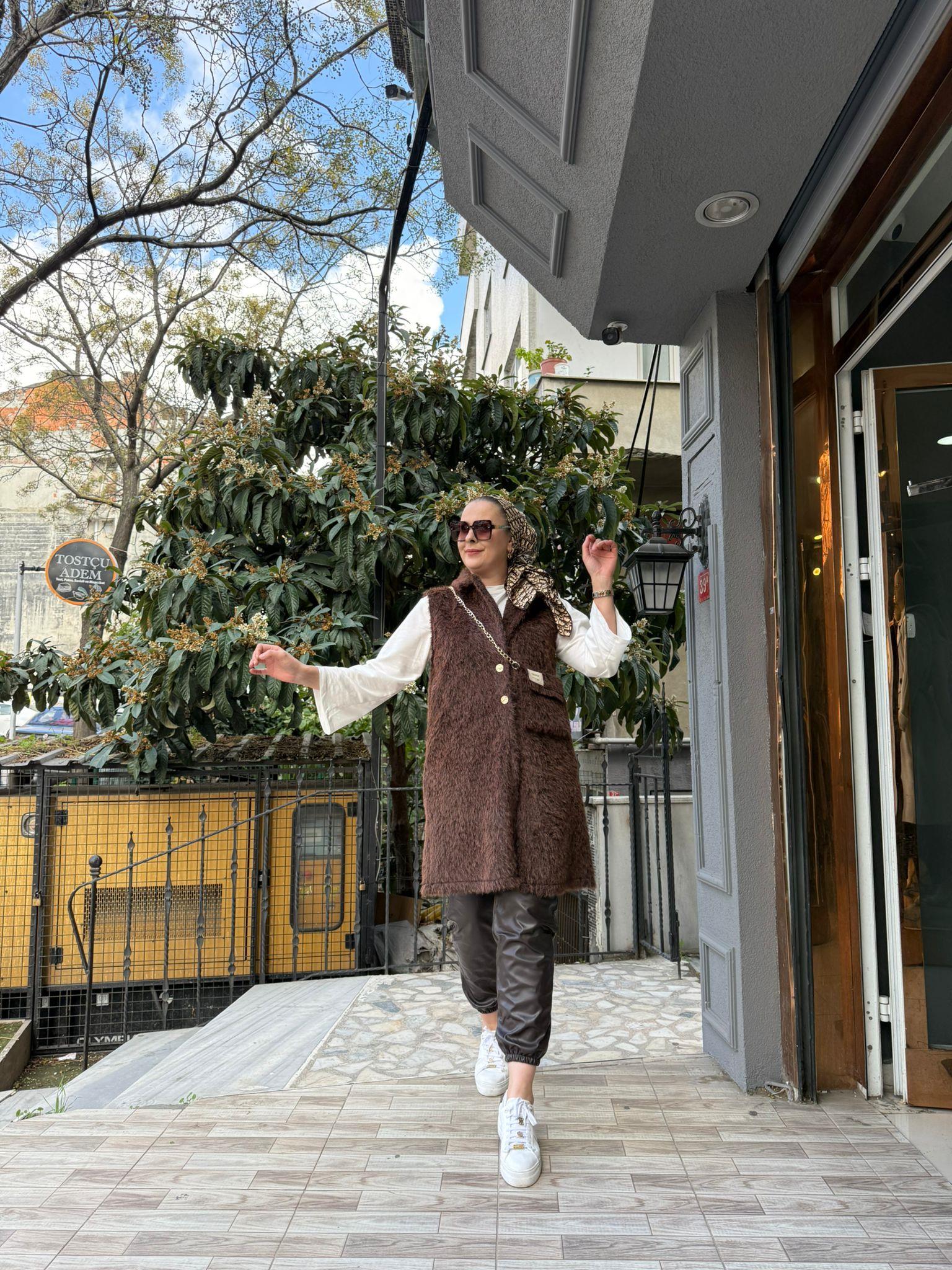 Çantalı Uzun Kürk Yelek Kahve