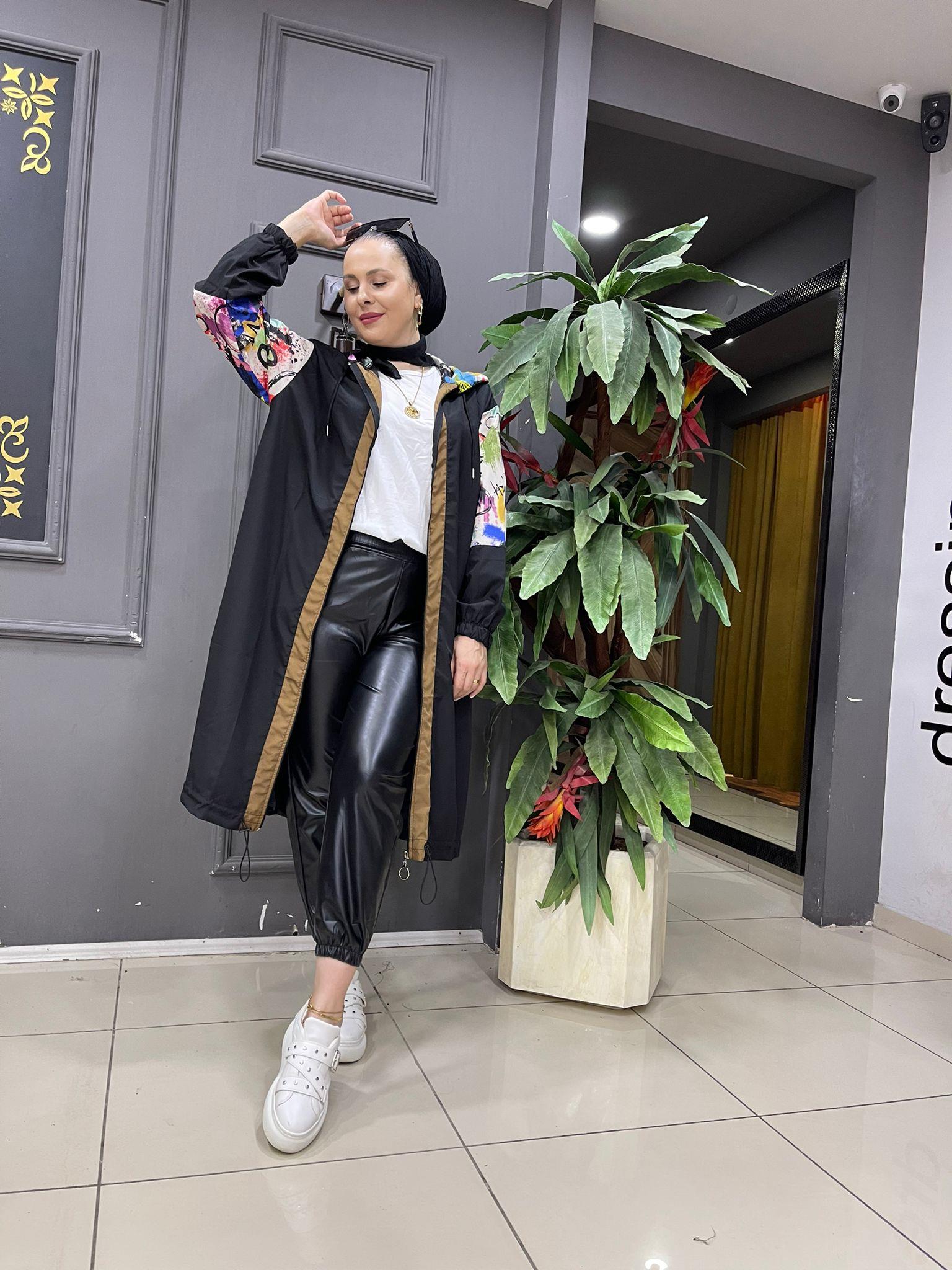 Desenli yağmurluk Siyah