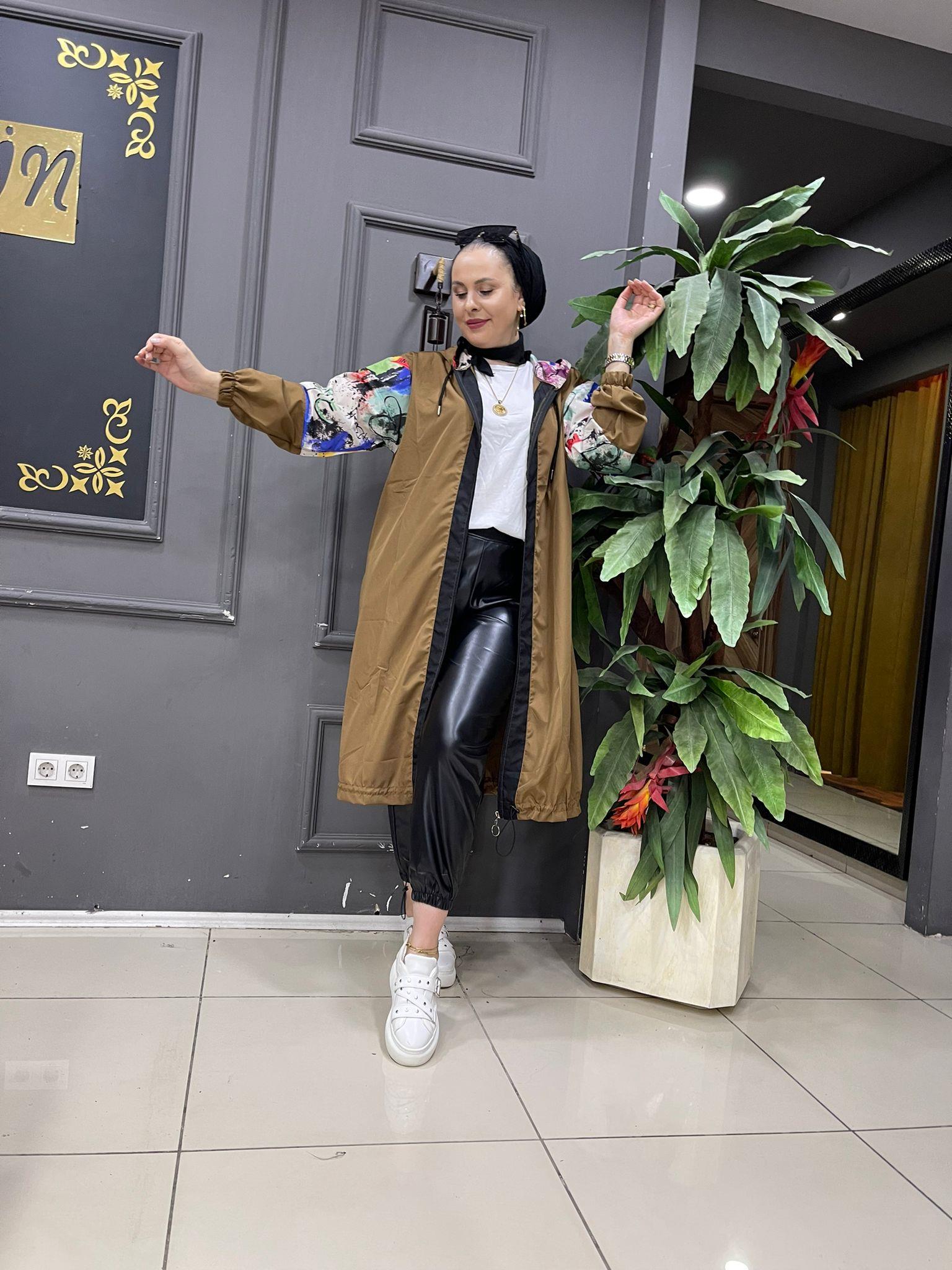 Desenli yağmurluk Taba