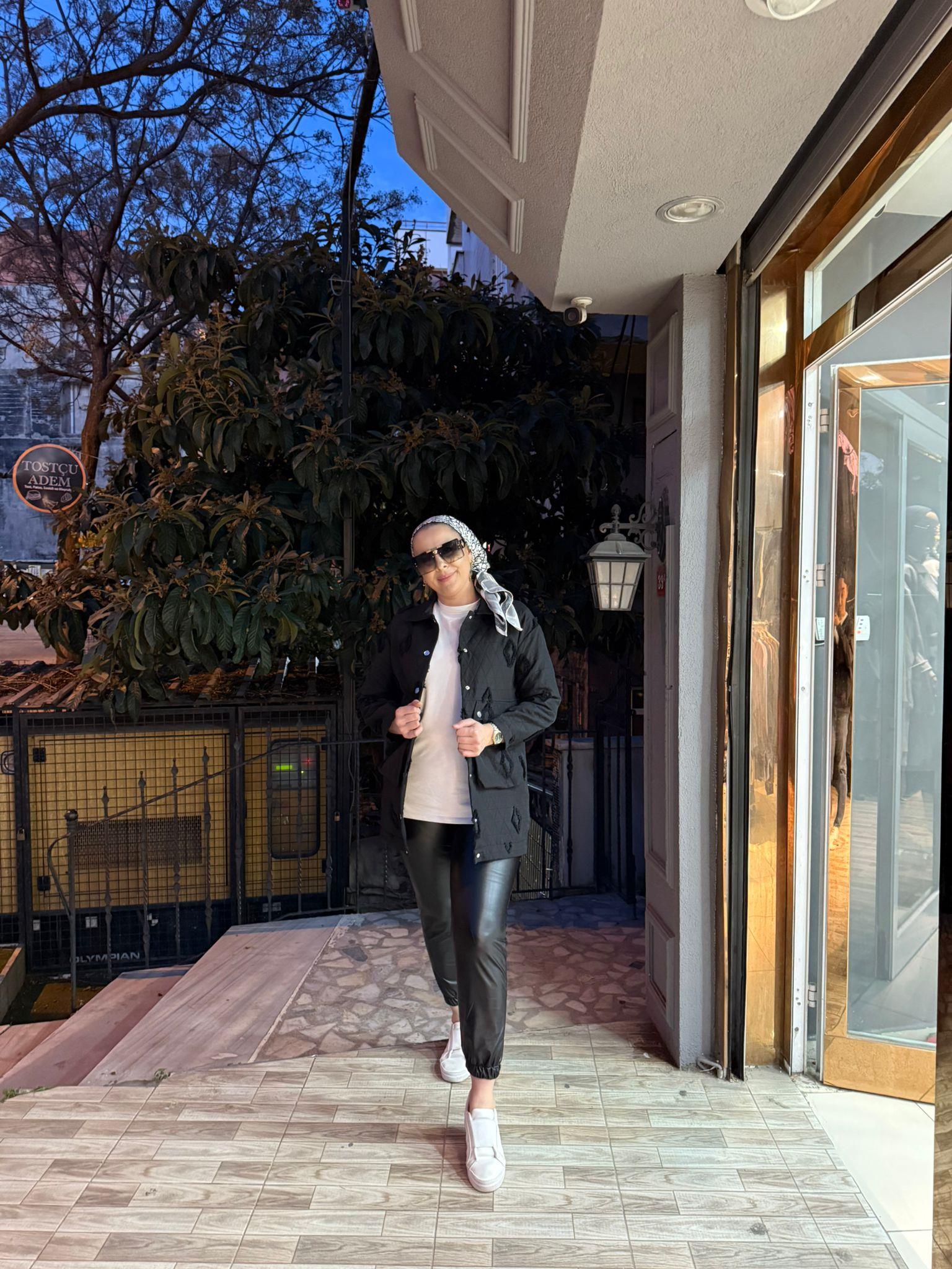 Kapitone Saçaklı Kap Siyah