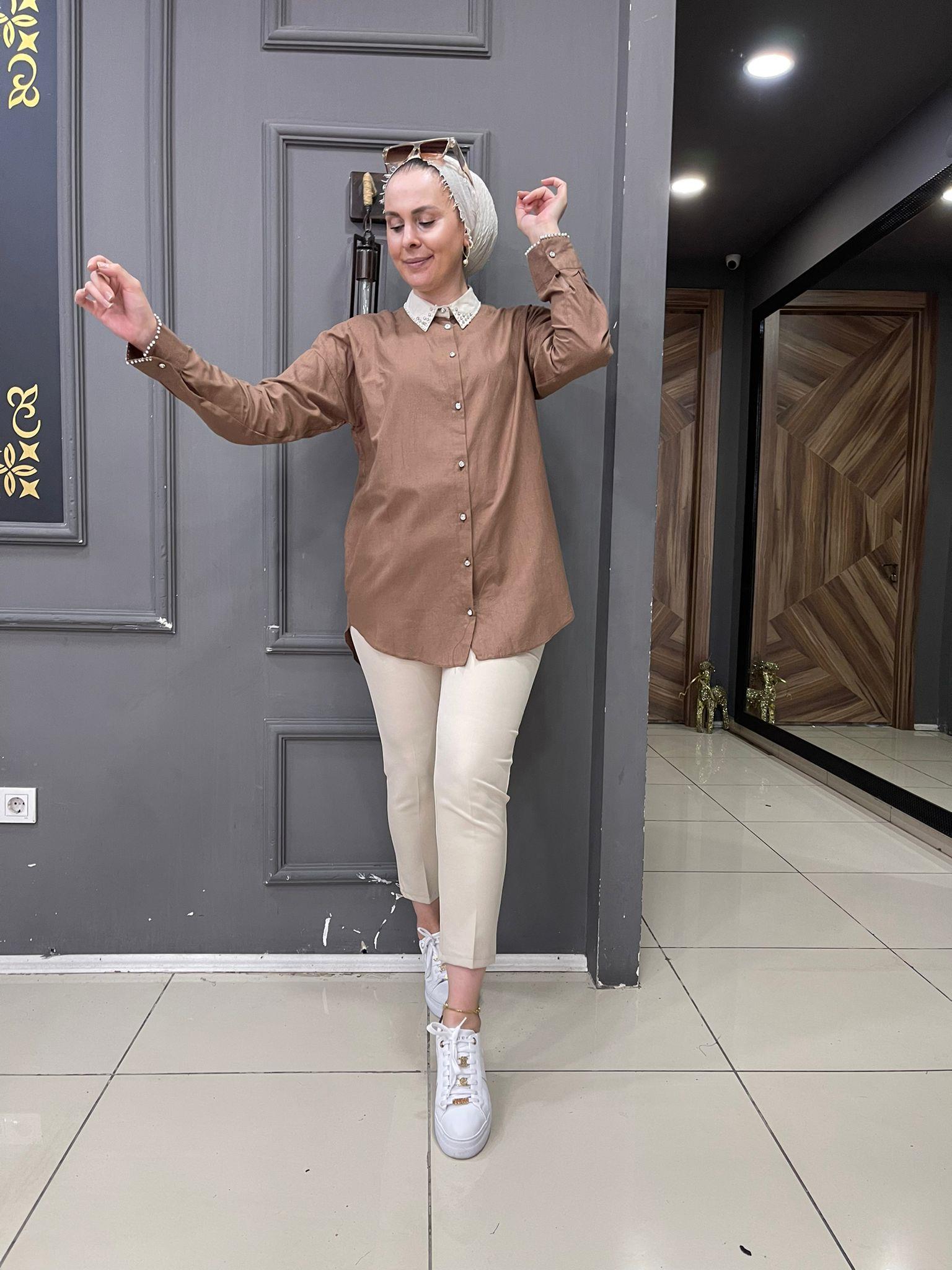 Keten Yaka Krem Taşlı Gömlek Kahve