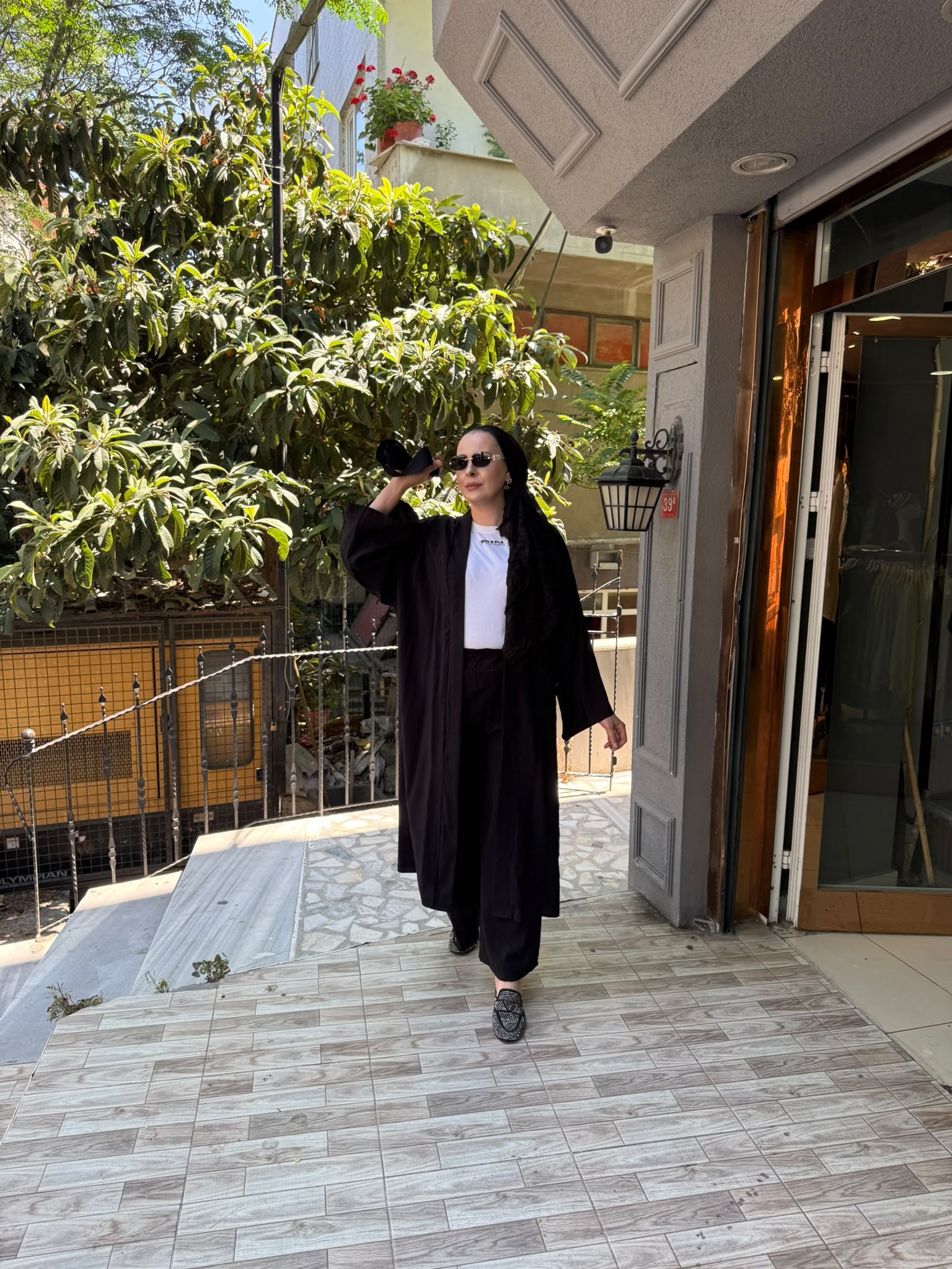 Modal Arabalı Takım Siyah
