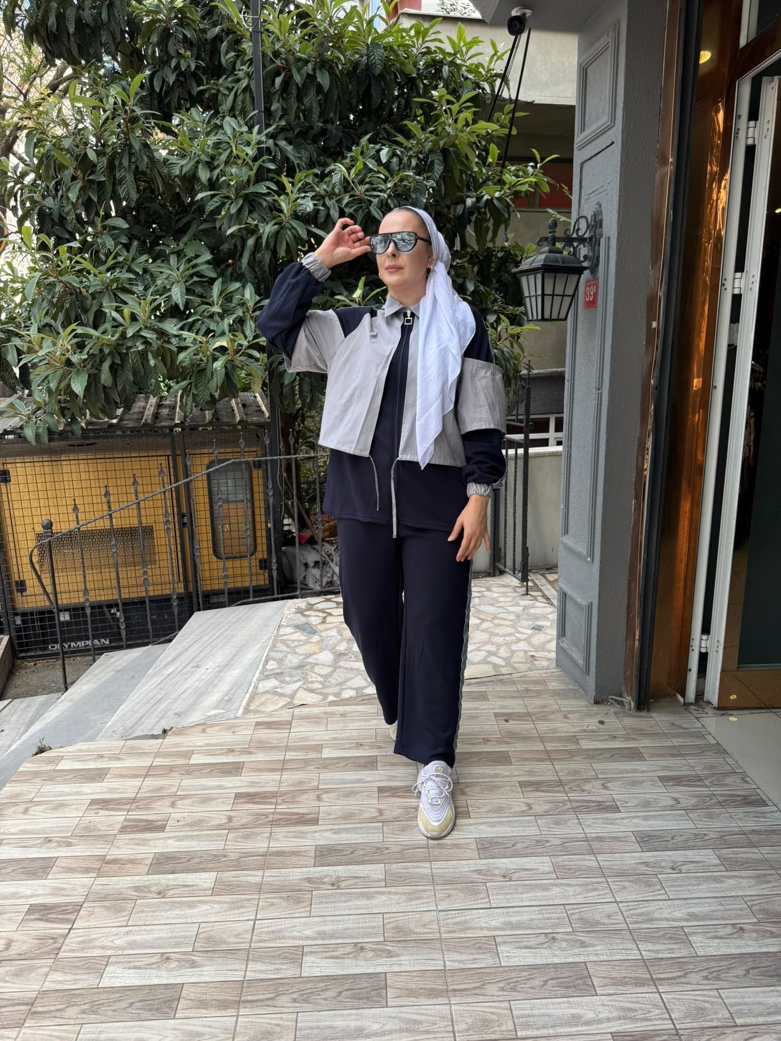 Paraşüt Detaylı Oysh Takım Lacivert Gri
