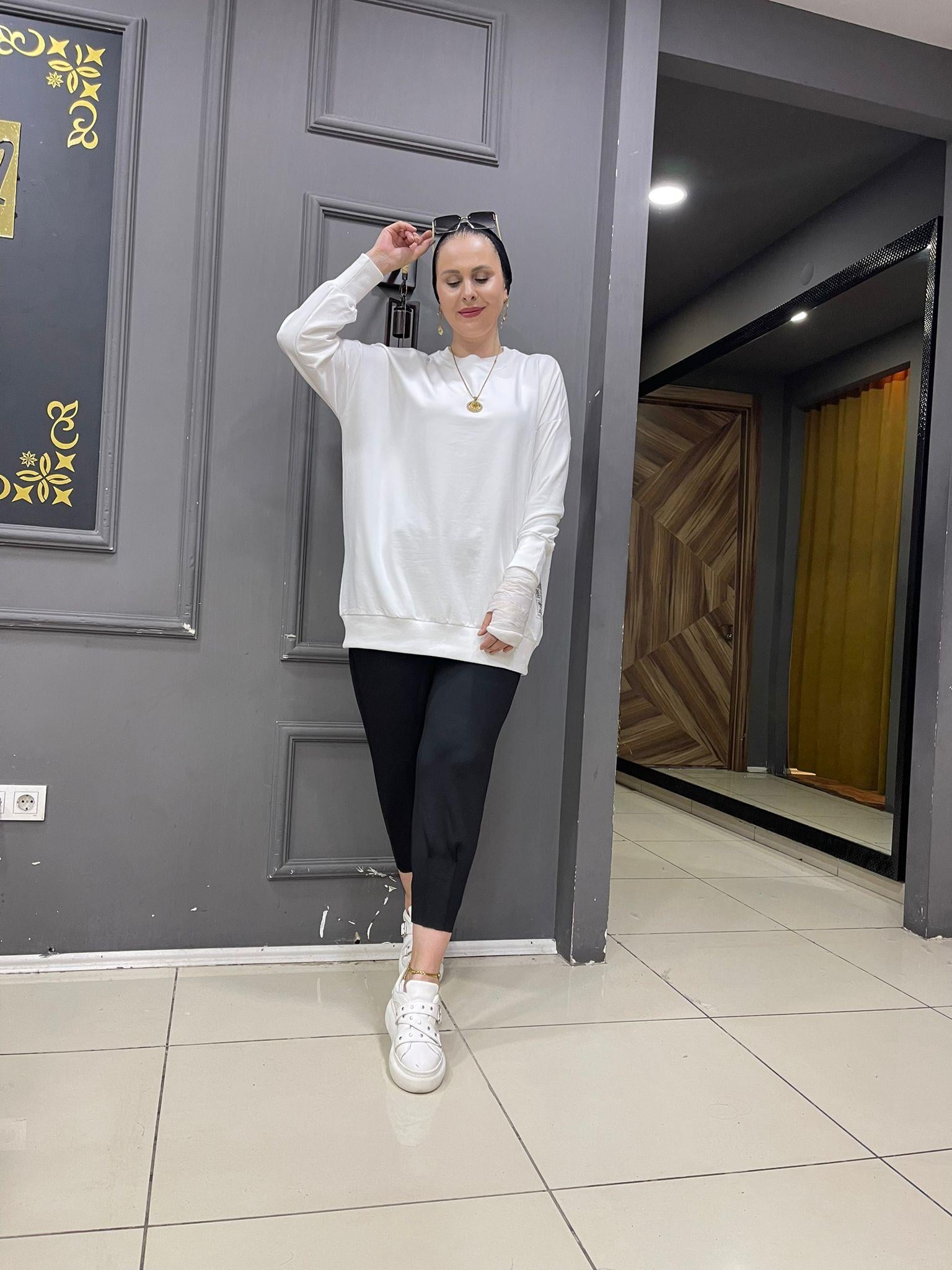 Arka Fermuar Detaylı Sweat Beyaz