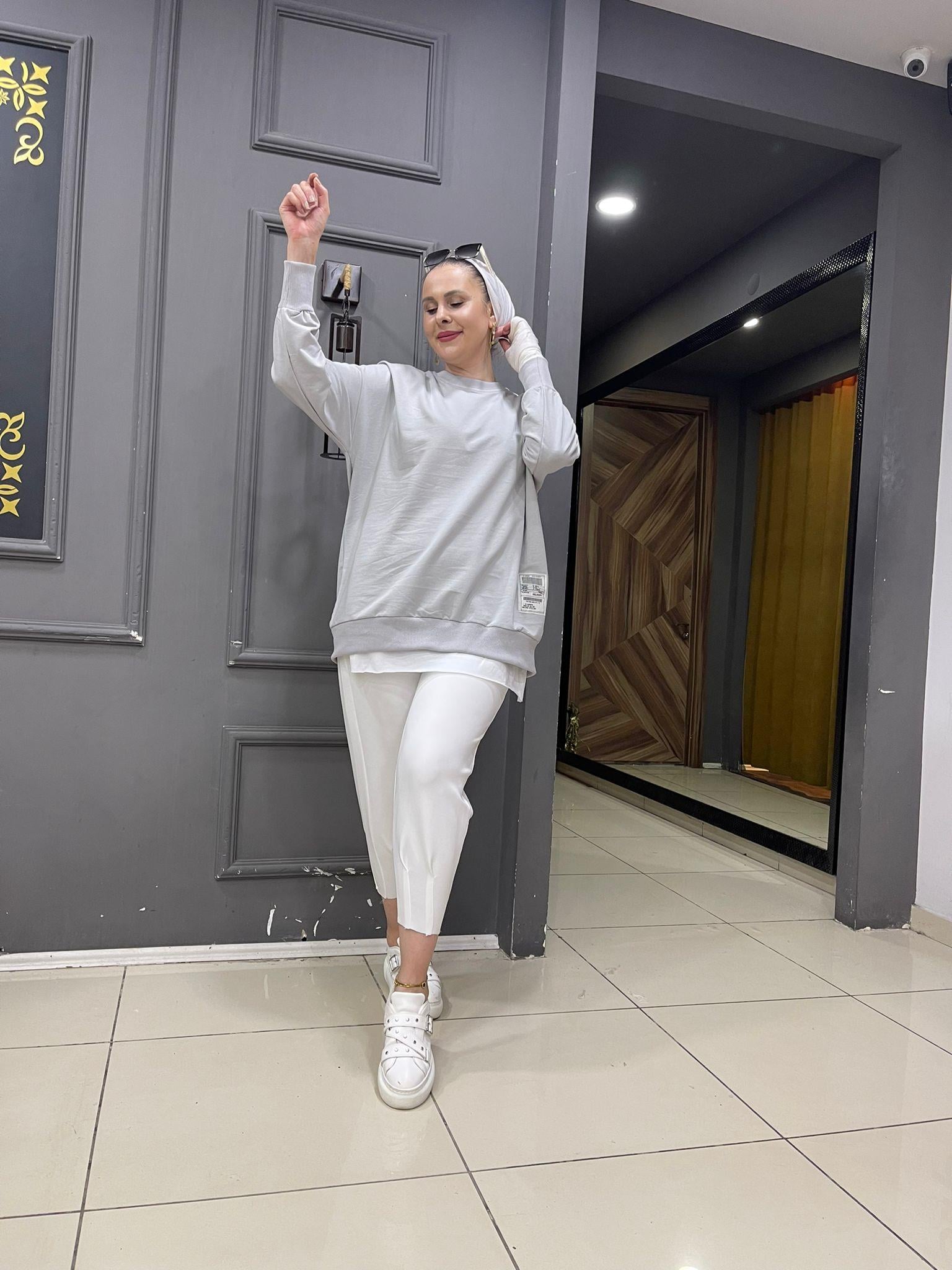 Arka Fermuar Detaylı Sweat Gri