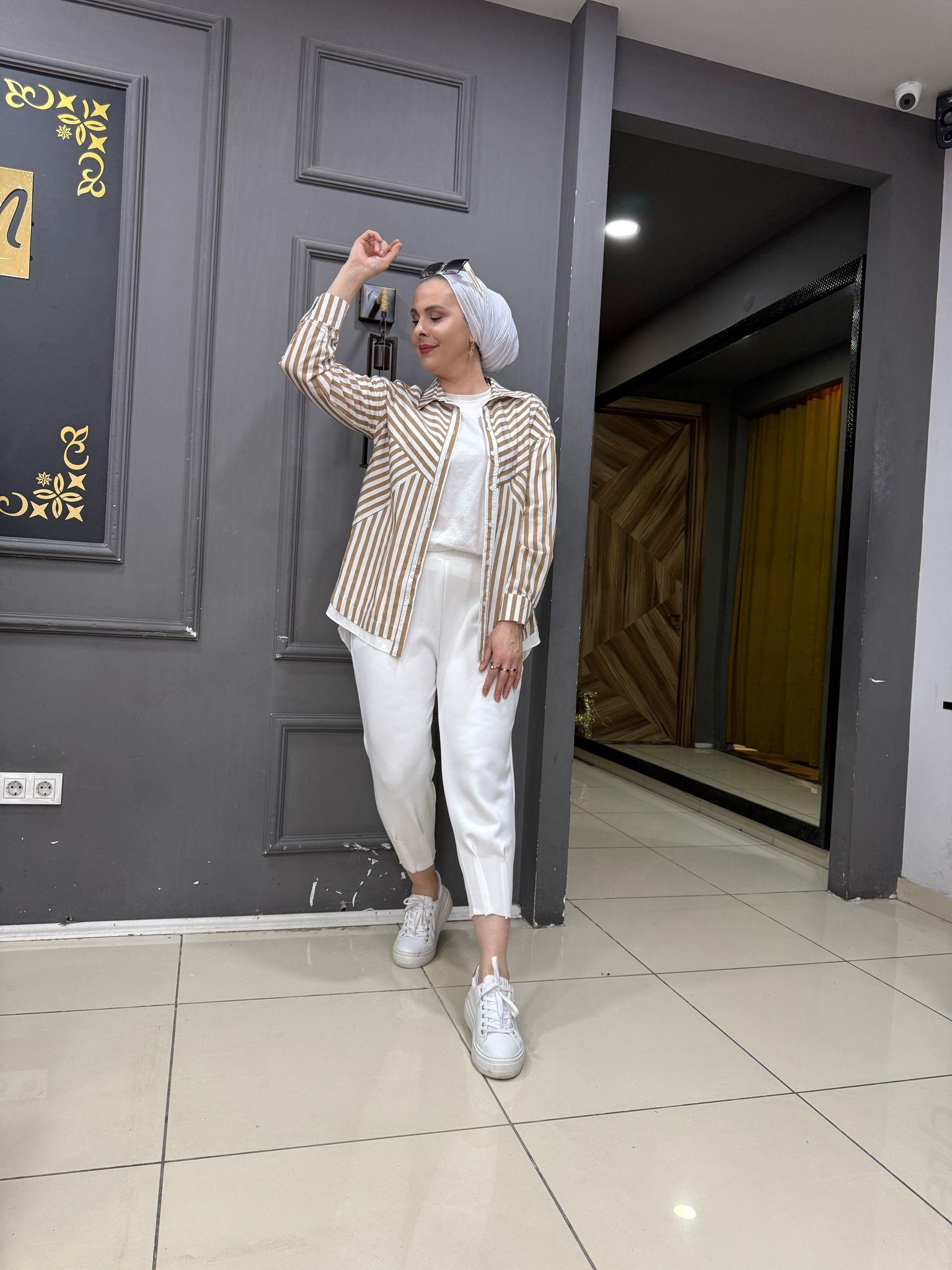 Bej Çizgili İçlik Detaylı Gömlek