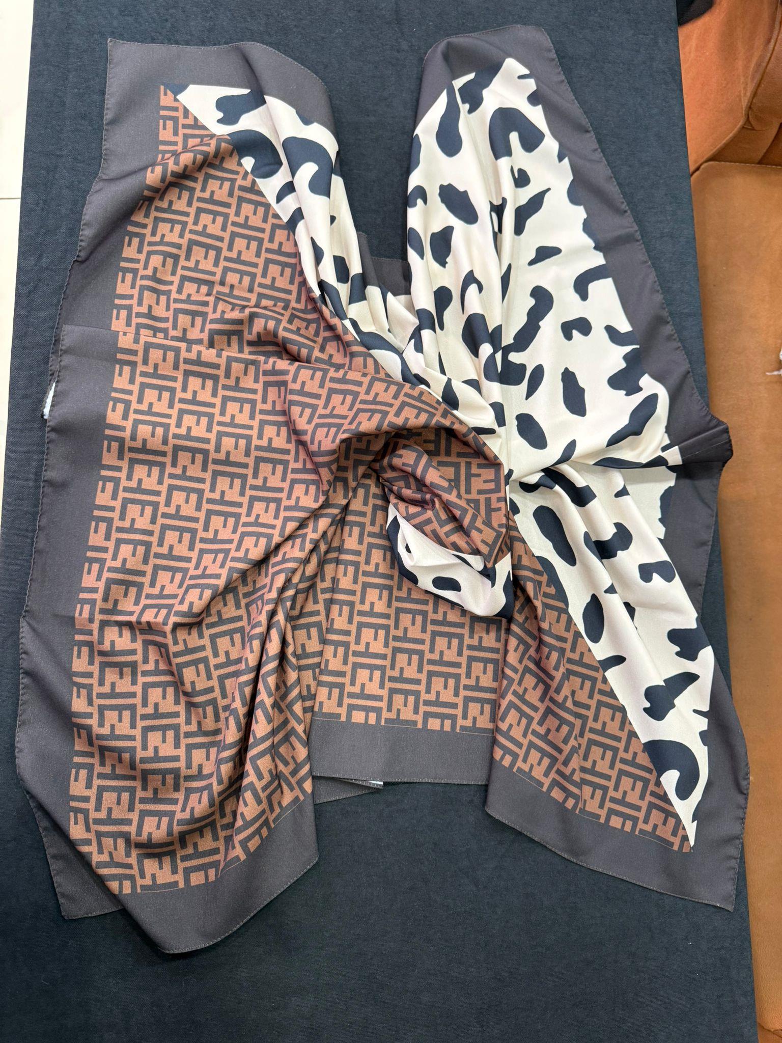 F Kahve Siyah Başörtü