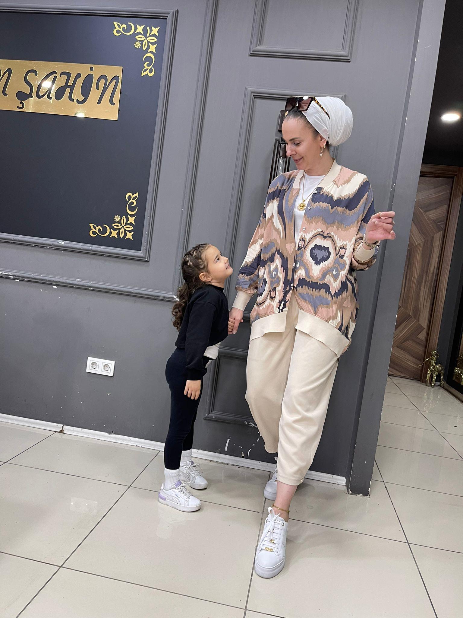 Kahve Krem Desenli Kap