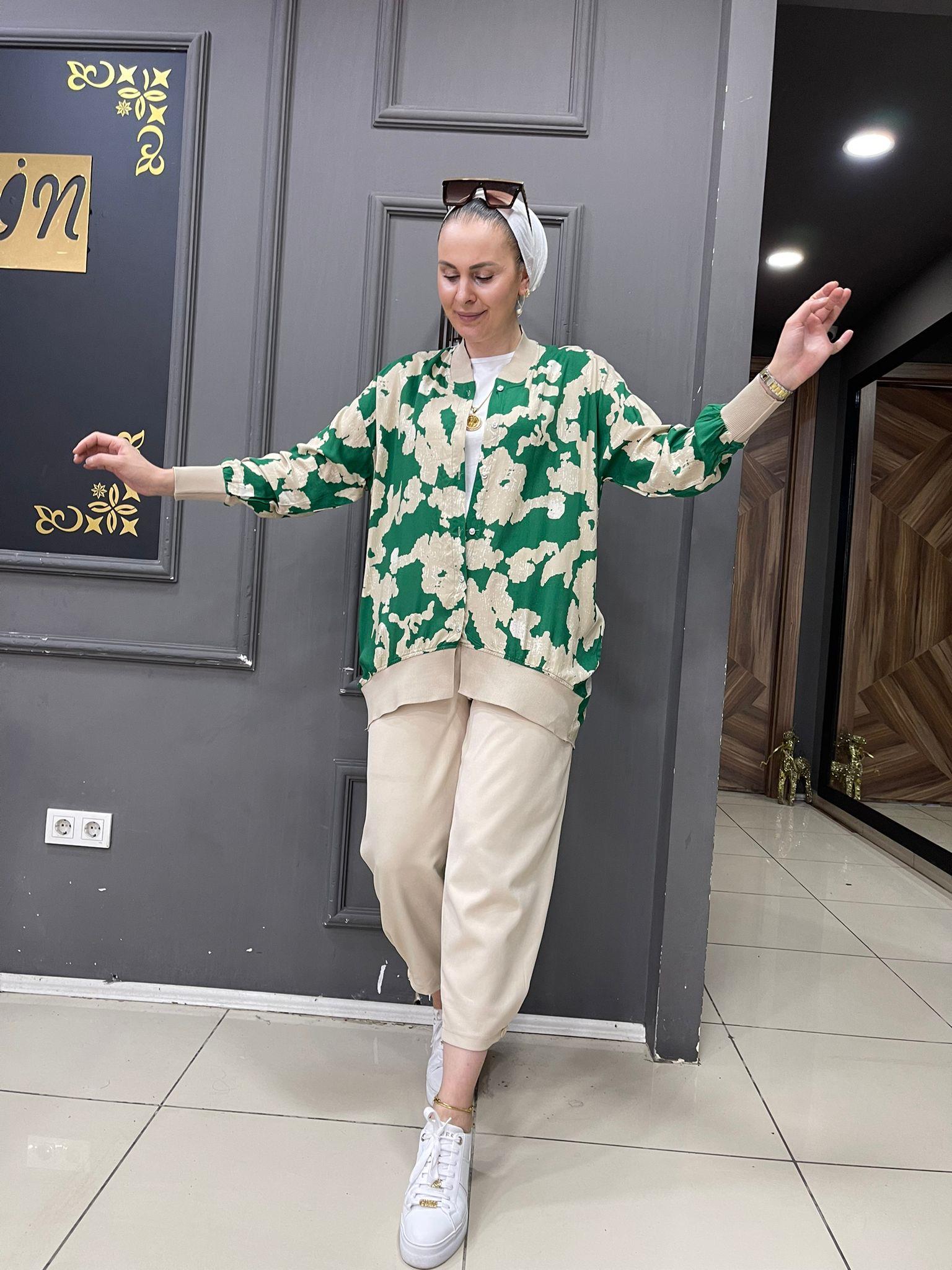 Krem Yeşil Desenli Kap