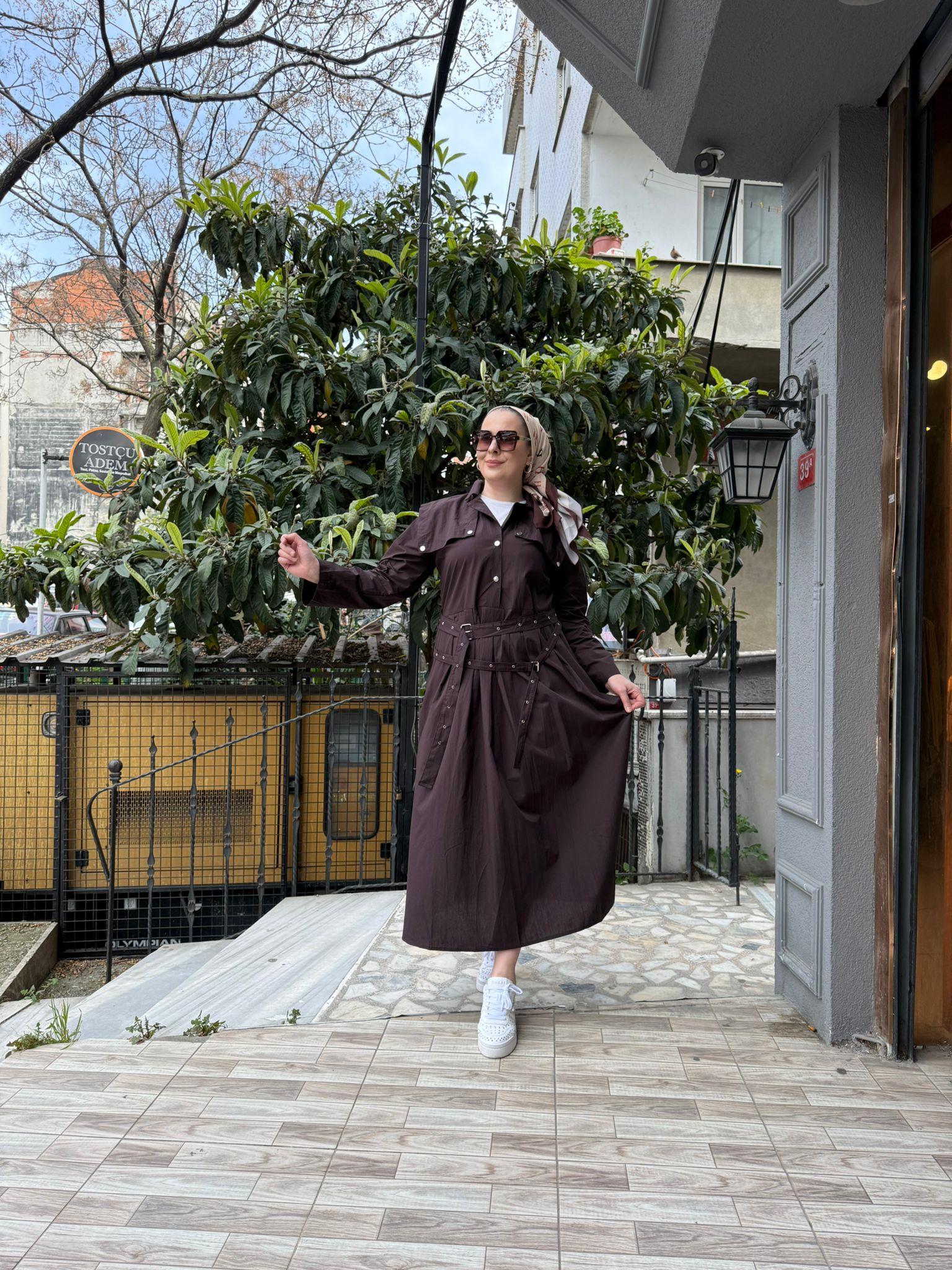 Kuş Gözlü Kemerli Elbise Kahve