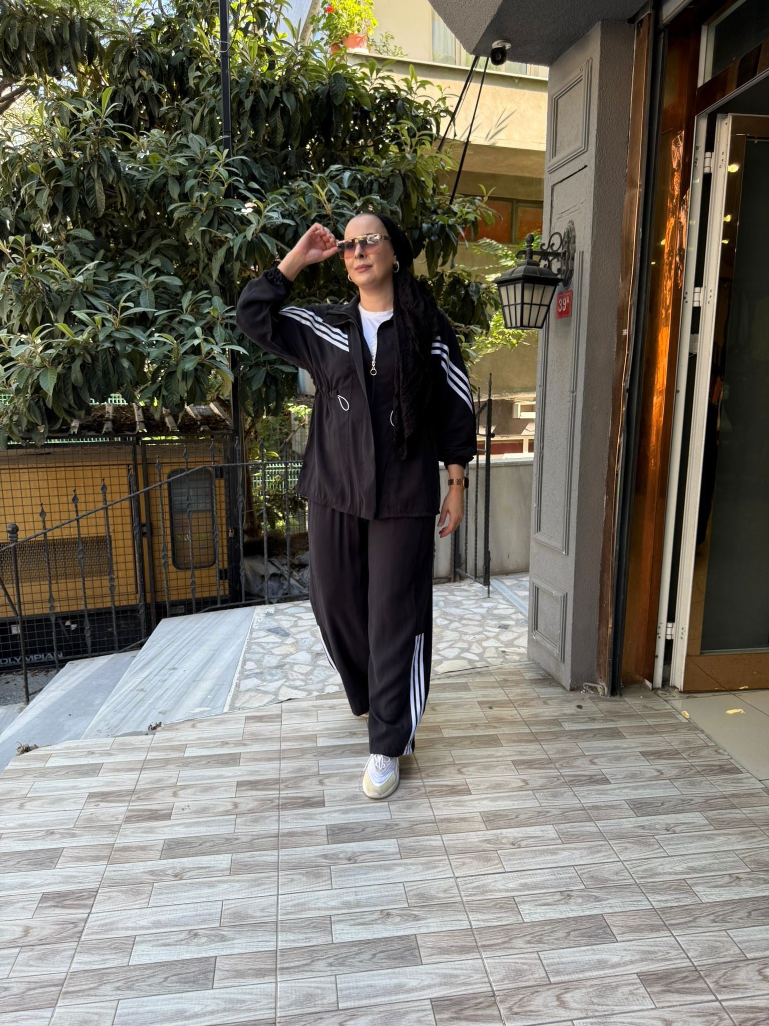 Modal Şeritli Takım Siyah