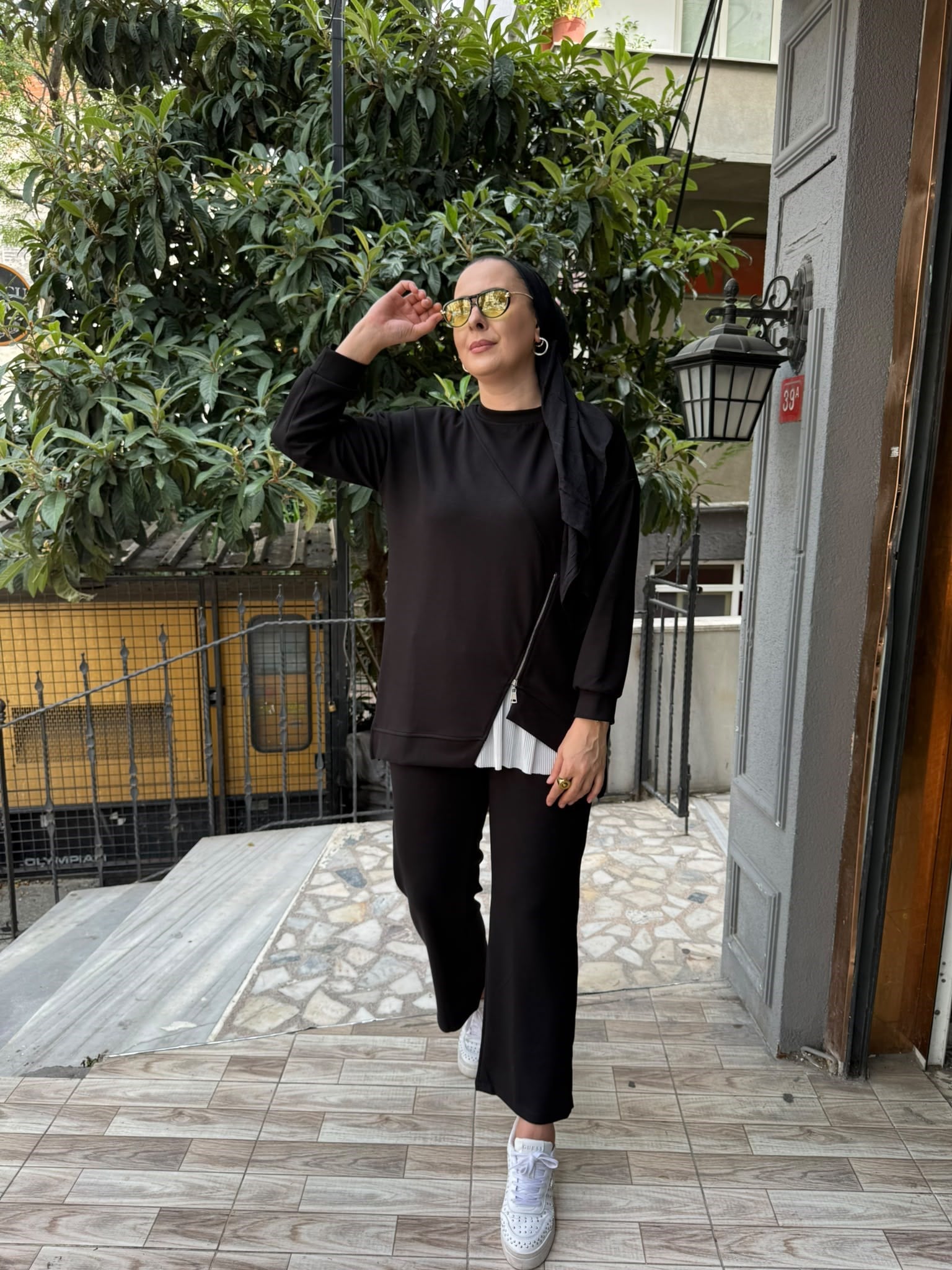 Ön Fermuarlı Takım Siyah