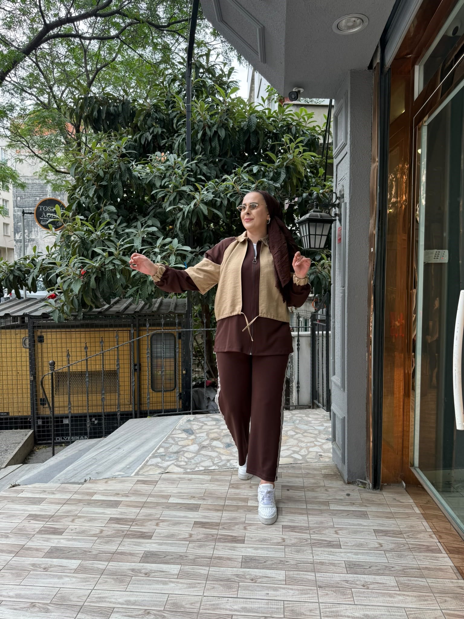 Paraşüt Detaylı Oysh Takım Kahve Bej