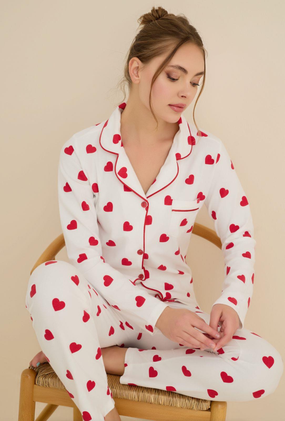 Kadın Luxury Soft Kalp Desenli Pijama Takımı – Yumuşak ve Şık