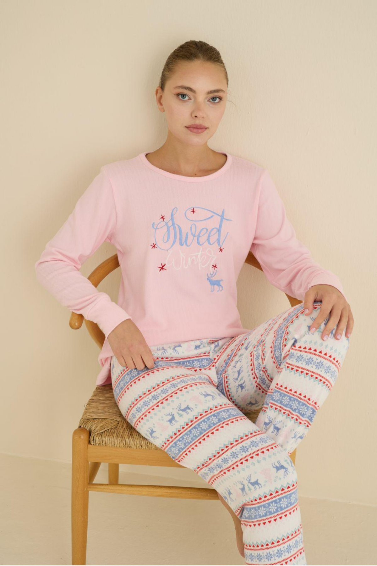 Kadın Pembe Termal Yılbaşı Pijama Takımı – Sweet Winter Baskılı, Rahat ve Şık