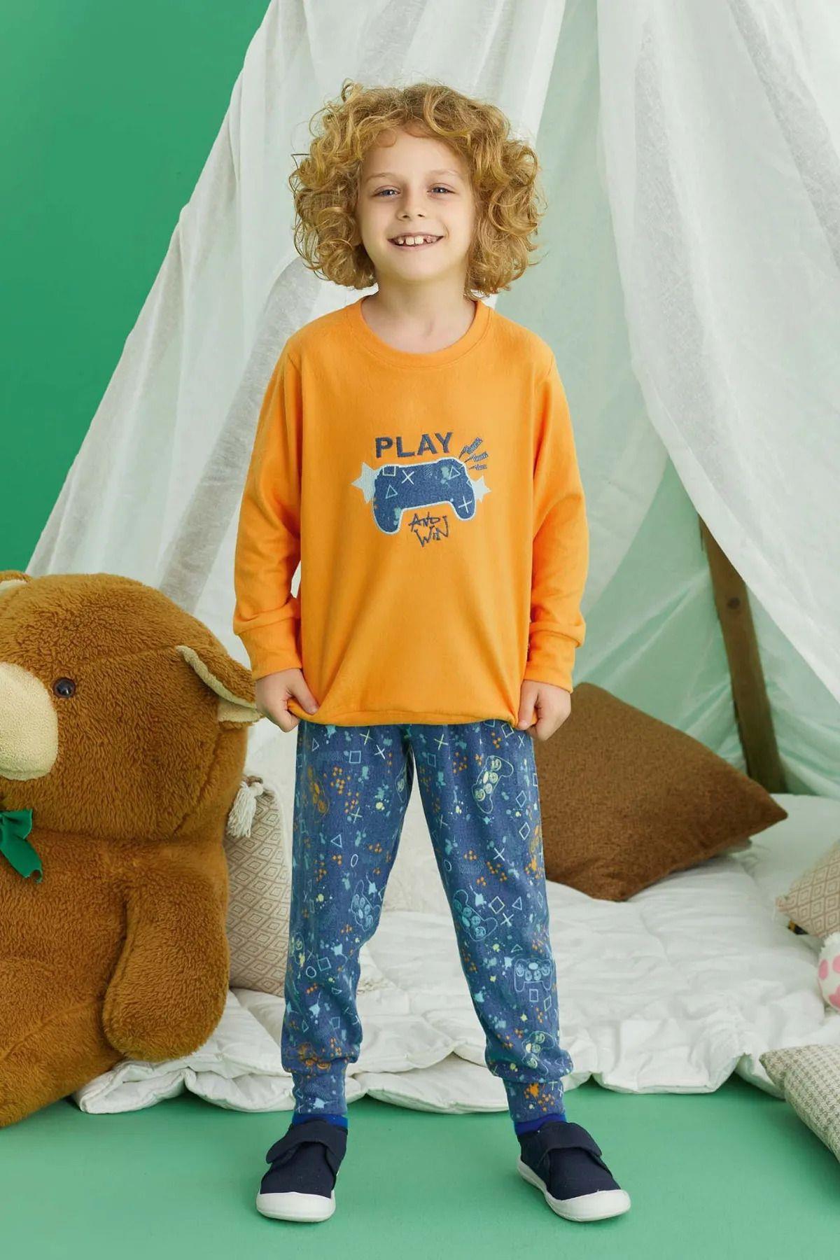 Erkek Çocuk Turuncu Termal Pijama Takımı – Yumuşak ve Sıcak Kışlık Set