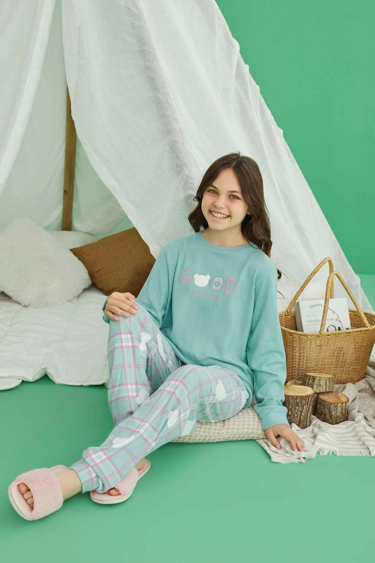 Genç Kız Termal Pijama Takımı – Ekose Desenli (8-12 Yaş Arası)