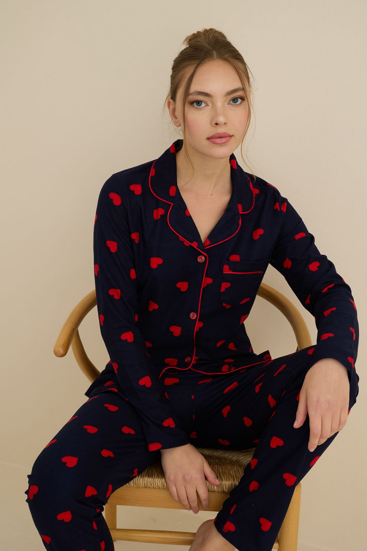 Kadın Luxury Soft Kalp Desenli Pijama Takımı – Yumuşak ve Şık Lacivert
