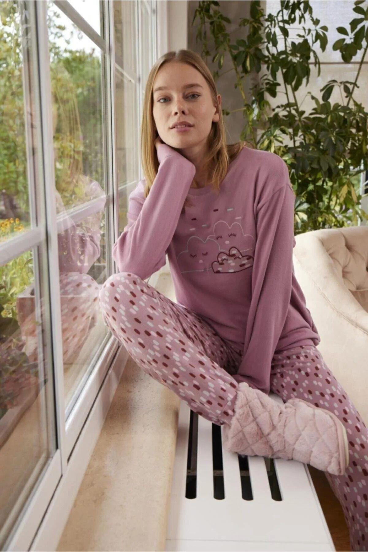 Kadın Termal Pijama Takımı – Bulut Desenli, Pembe