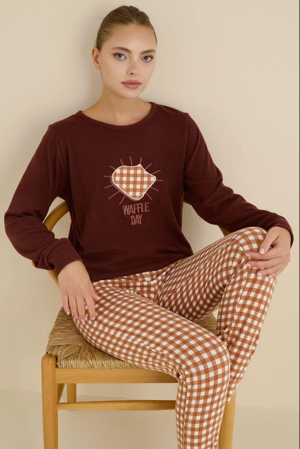 Kadın Termal Pijama Takımı – Waffle Day Baskılı – Kahverengi Ekose Desenli