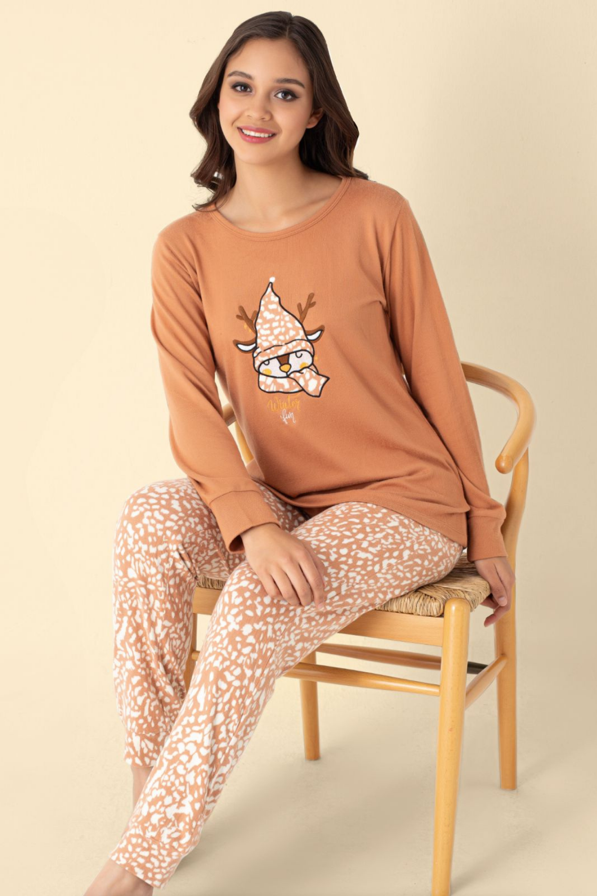 Kadın Termal Uzun Kollu Pijama Takımı Yumuşak Doku, Sıcak Tutan Tasarım Tarçın