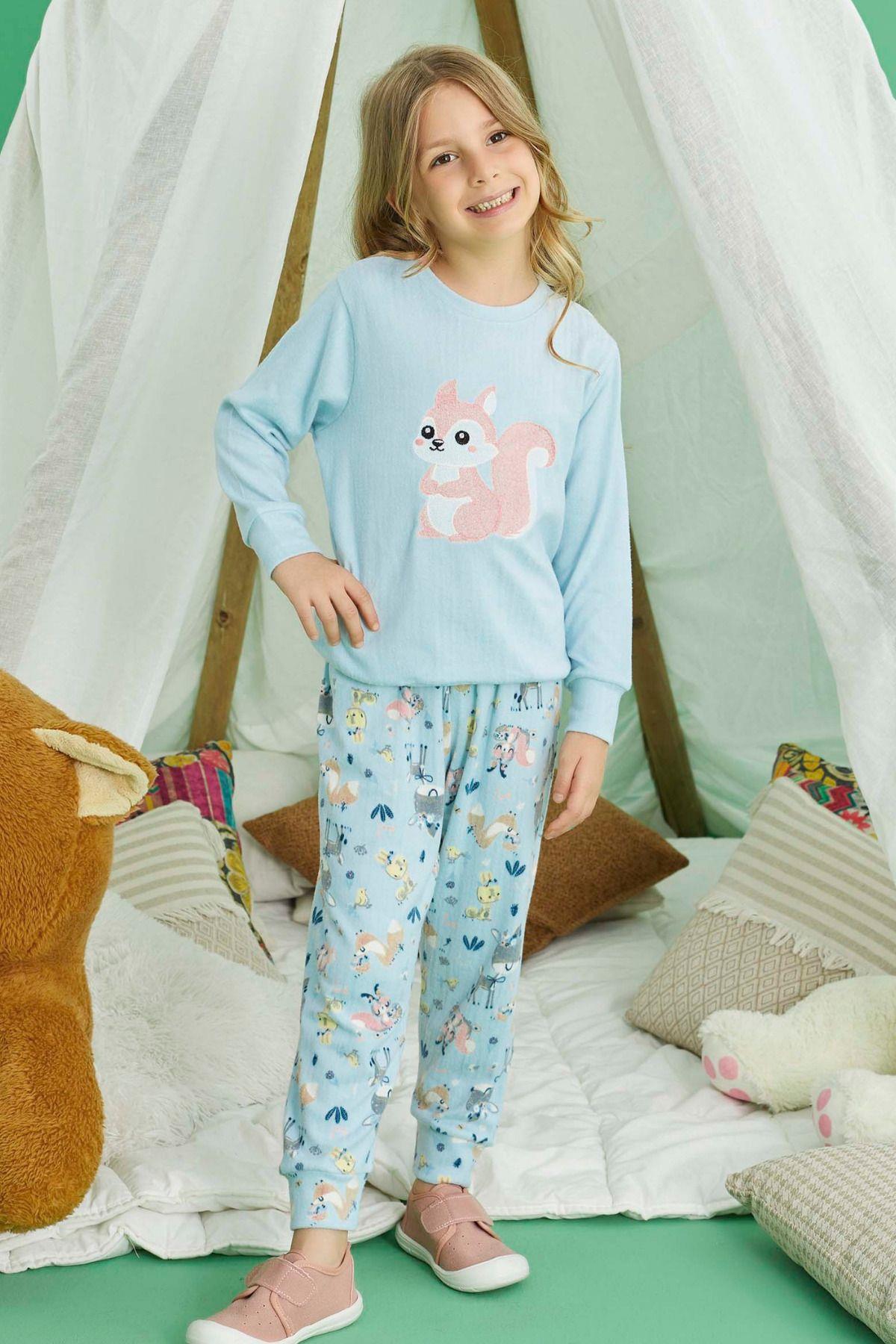 Kız Çocuk Turkuaz Sincap Desenli Termal Pijama Takımı – Yumuşacık ve Sıcak Kışlık Set