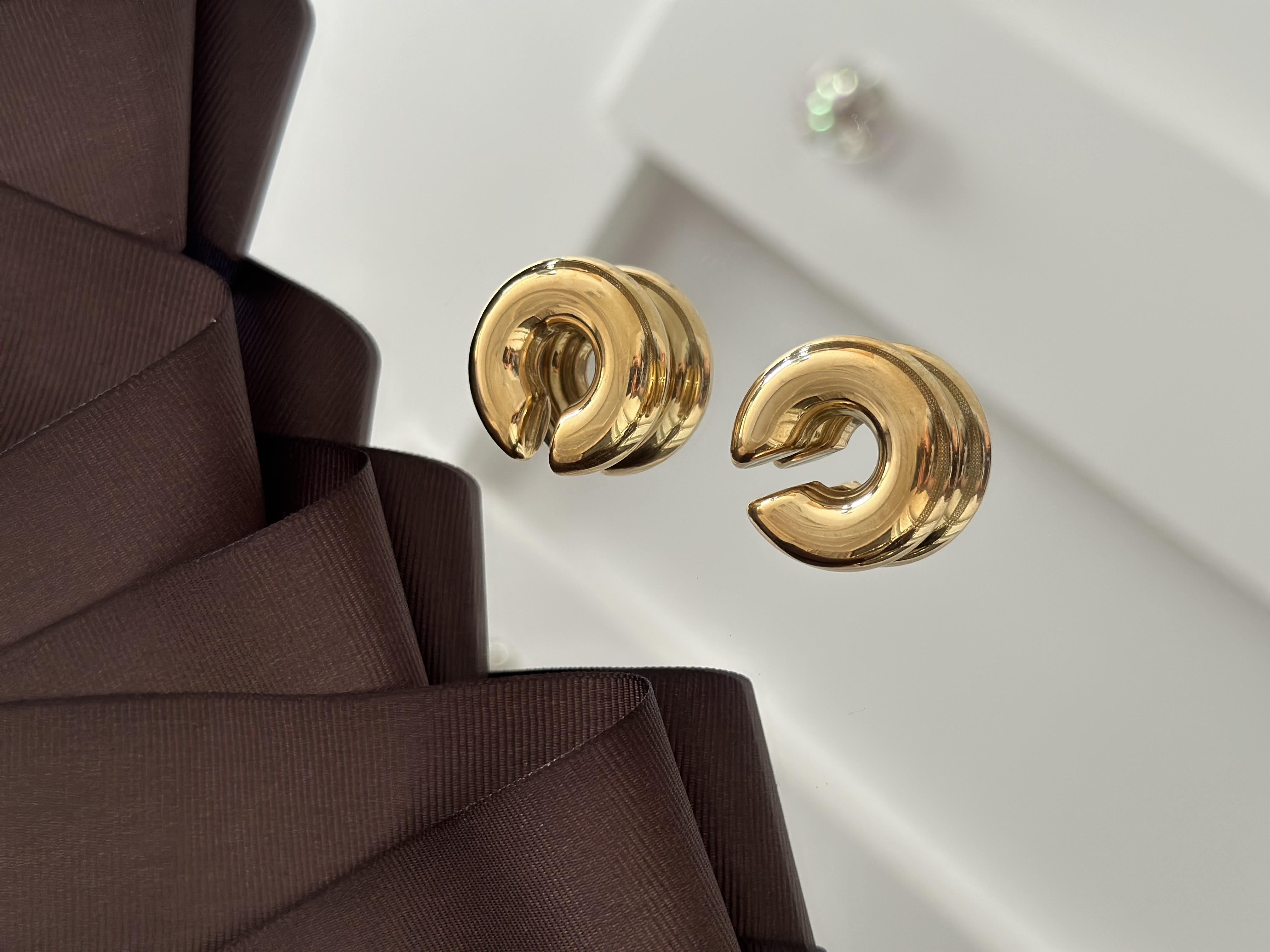 Gold Earcuff