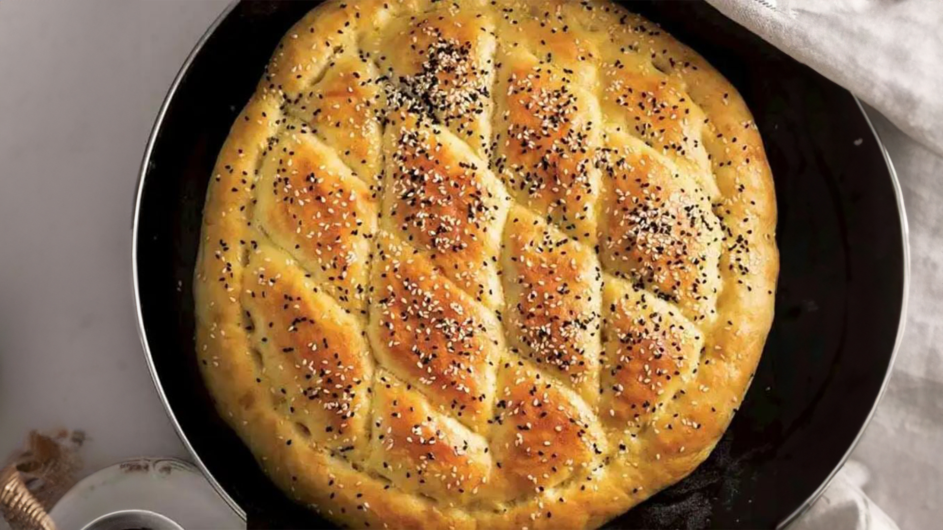 Evde Ramazan Pidesi Yapımı: Geleneksel ve Lezzetli Tarif