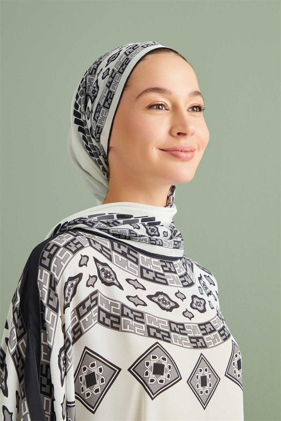 İmannoor Bordür Noor Beyaz Krep İpek Kaftan Şalı 70x210
