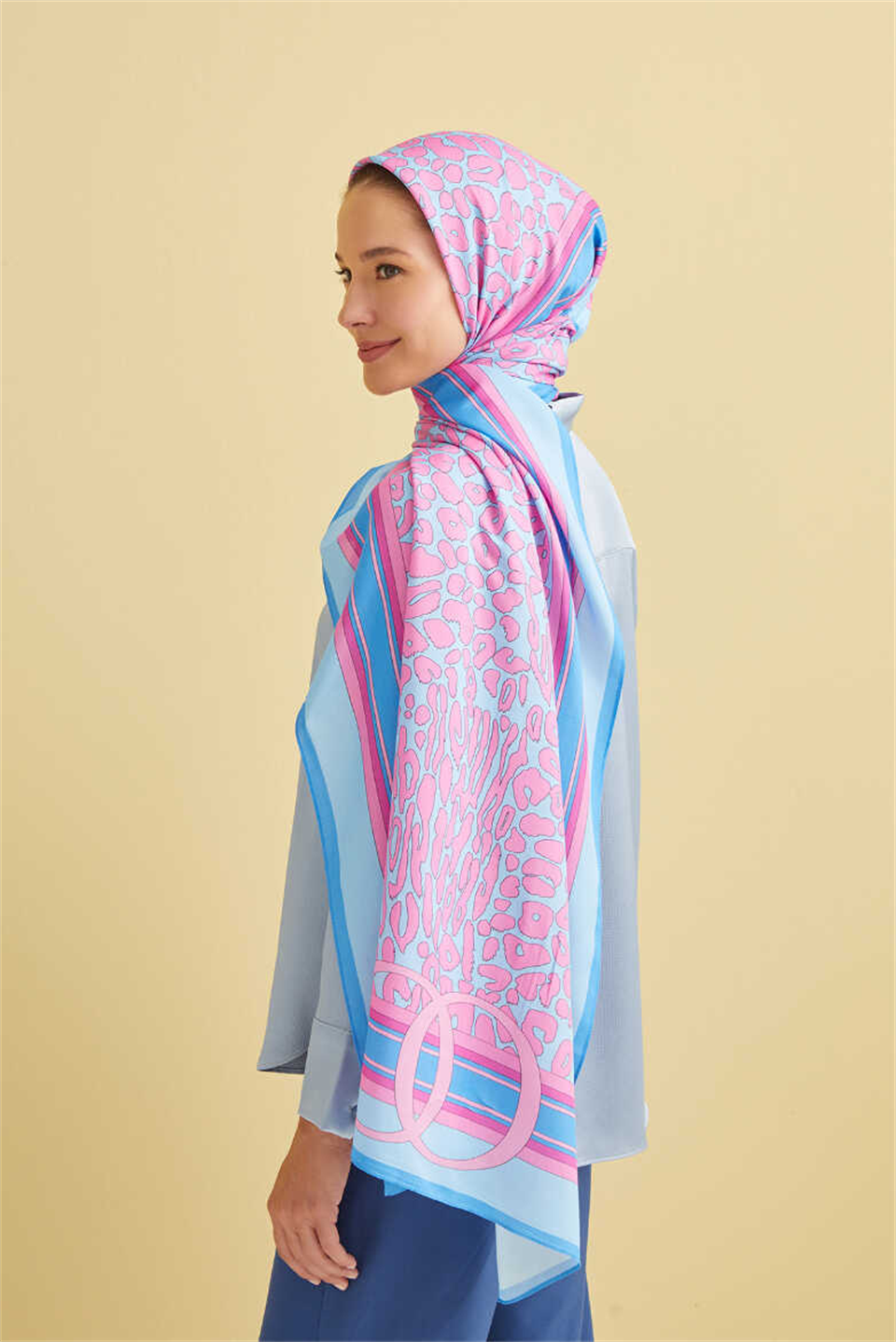 İmannoor Noor Logo Mavi Leopar Floş Viskon Şal 70x200