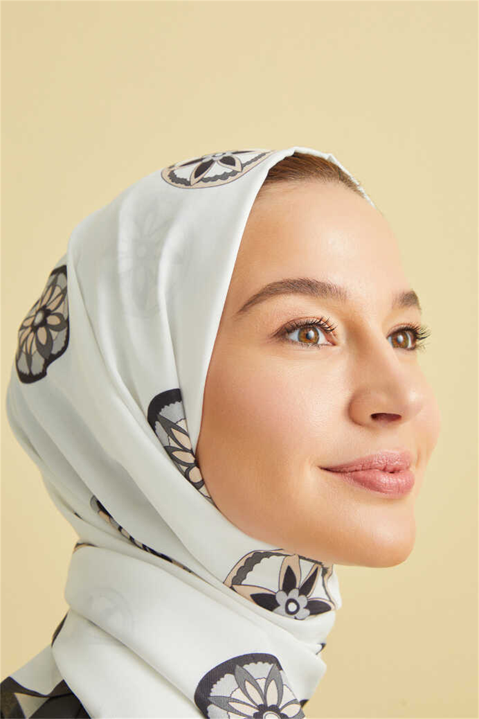 İmannoor Otağ Beyaz Floş Viskon Şal 70x200