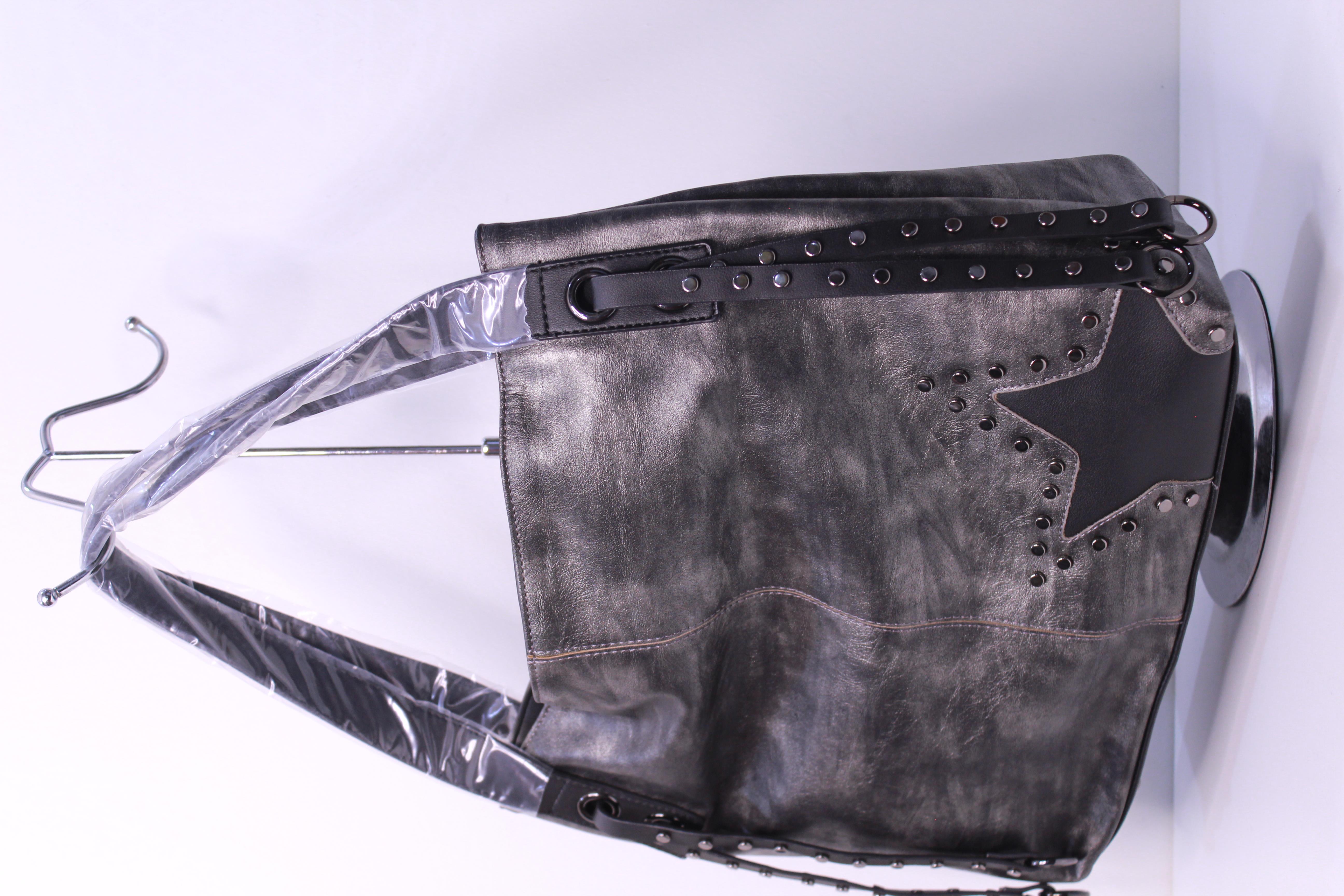 KRISTE BELL - K.PEWTER