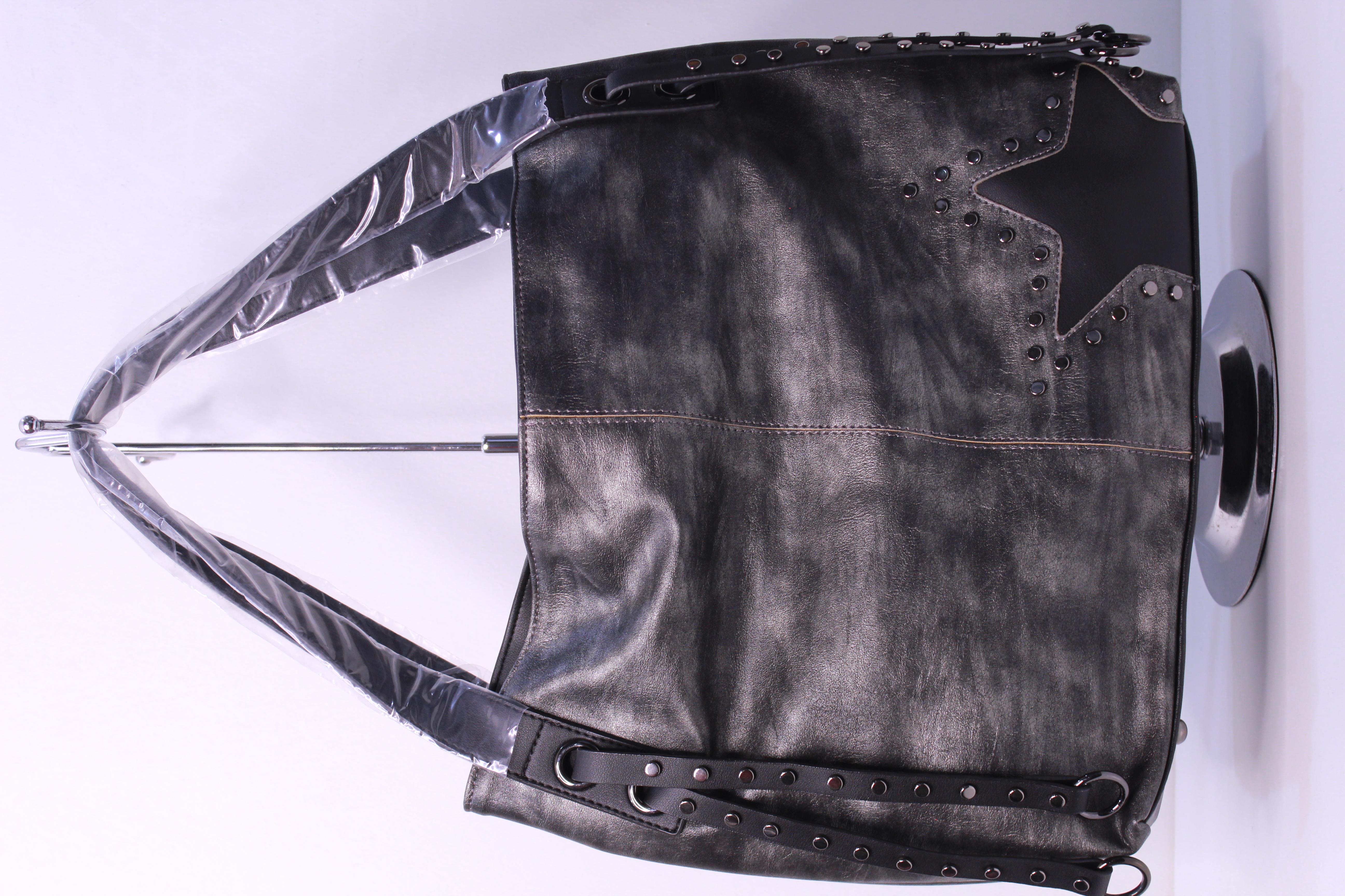 KRISTE BELL - K.PEWTER