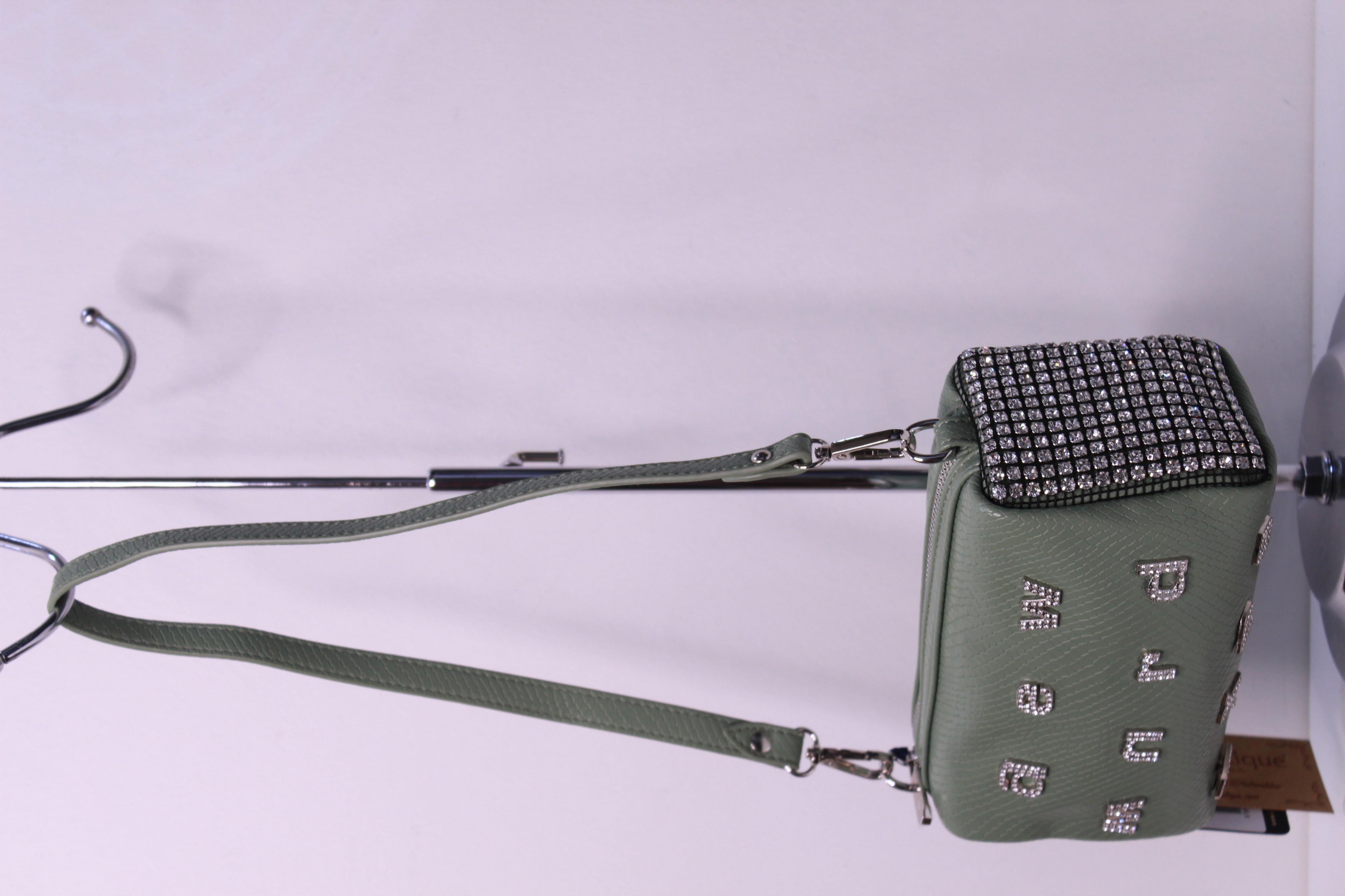 KRISTE BELL - YEŞİL