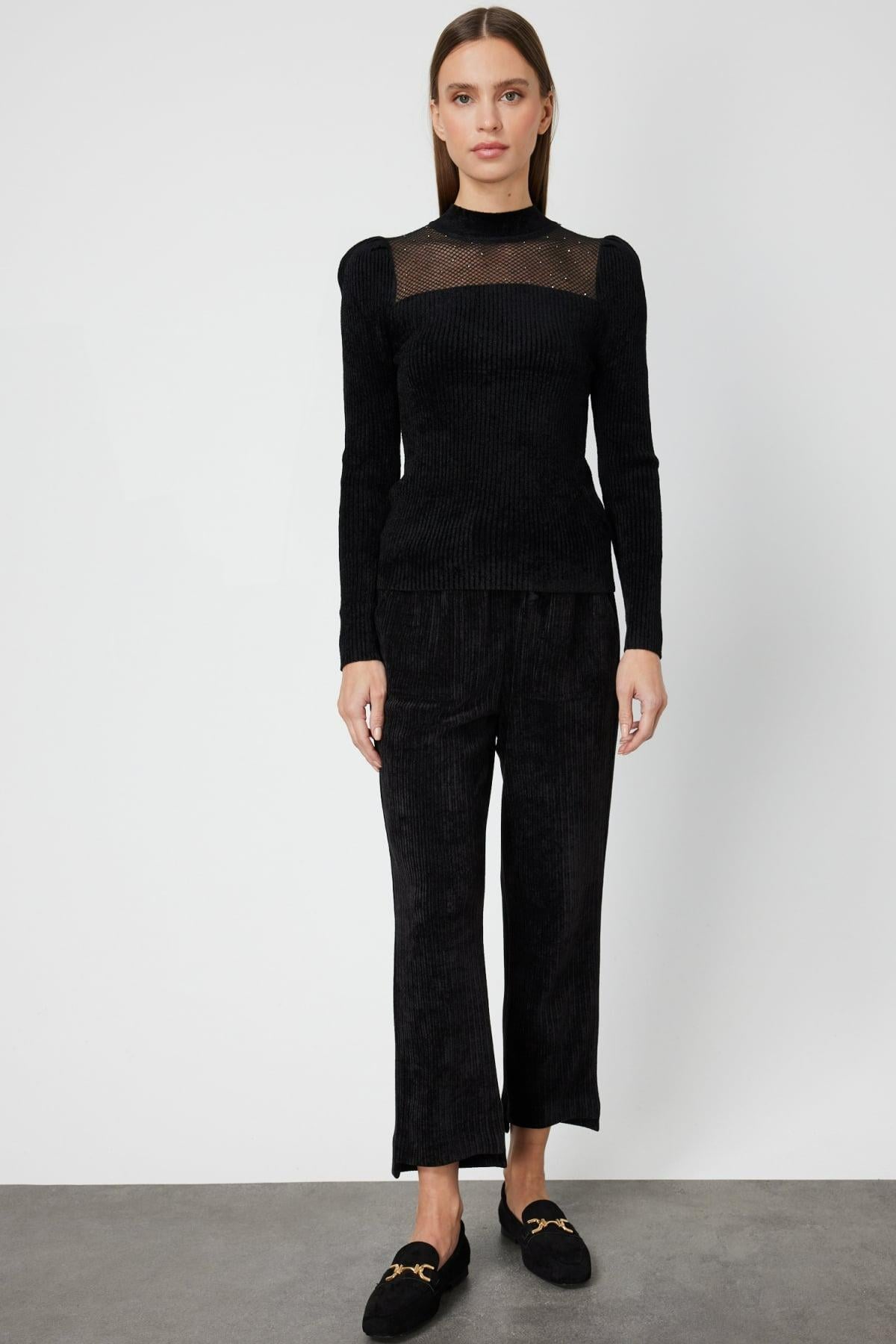ON FASHION 26K.ON.KZK.60415.01 ÖNÜ TRANSPARAN TAŞLI KADİFE KAZAK - SİYAH