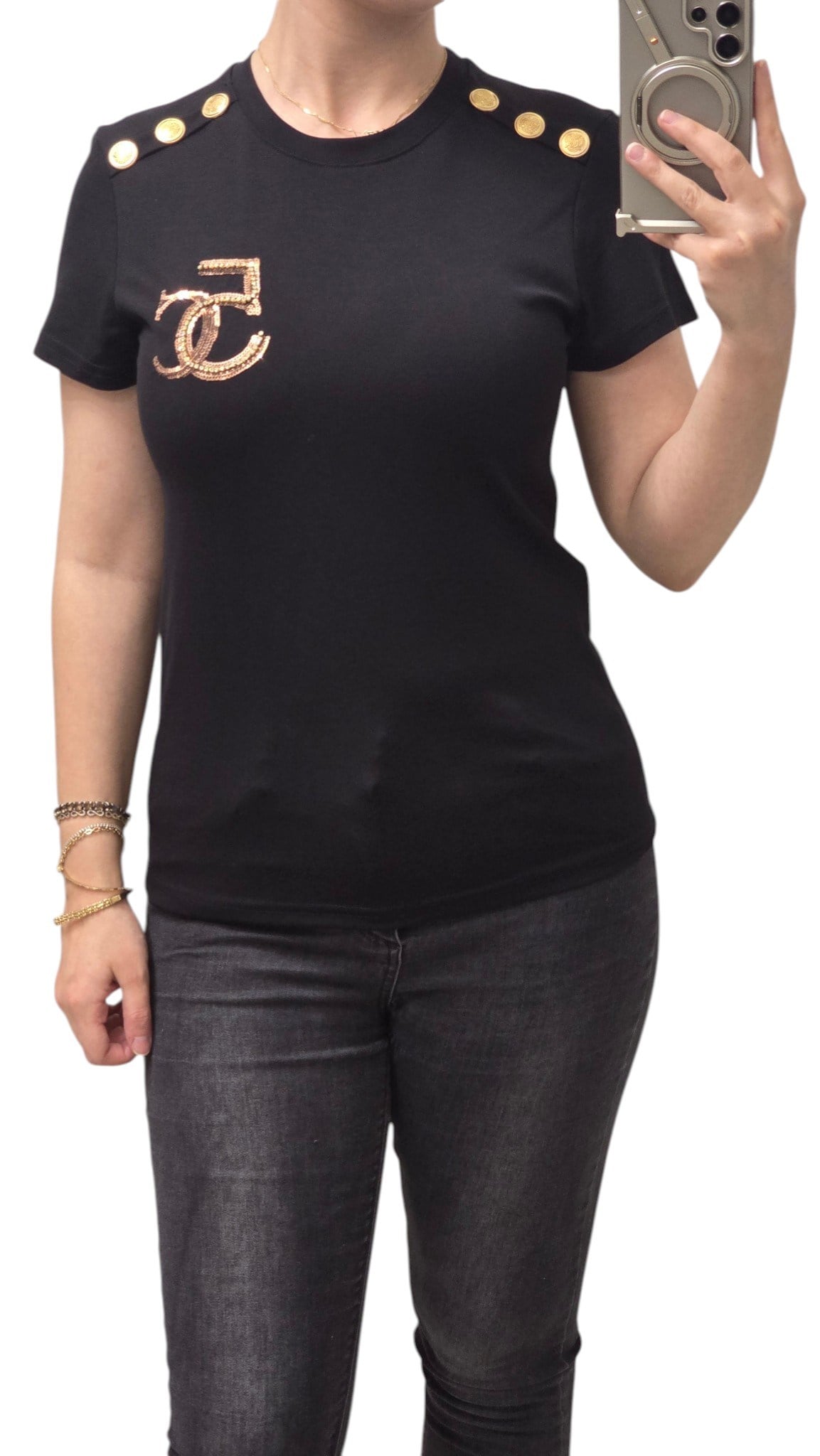 ON FASHION 26Y.ON.BLZ.76609.01 OMUZLARI DÜĞMELİ KISA KOL BLUZ - SİYAH
