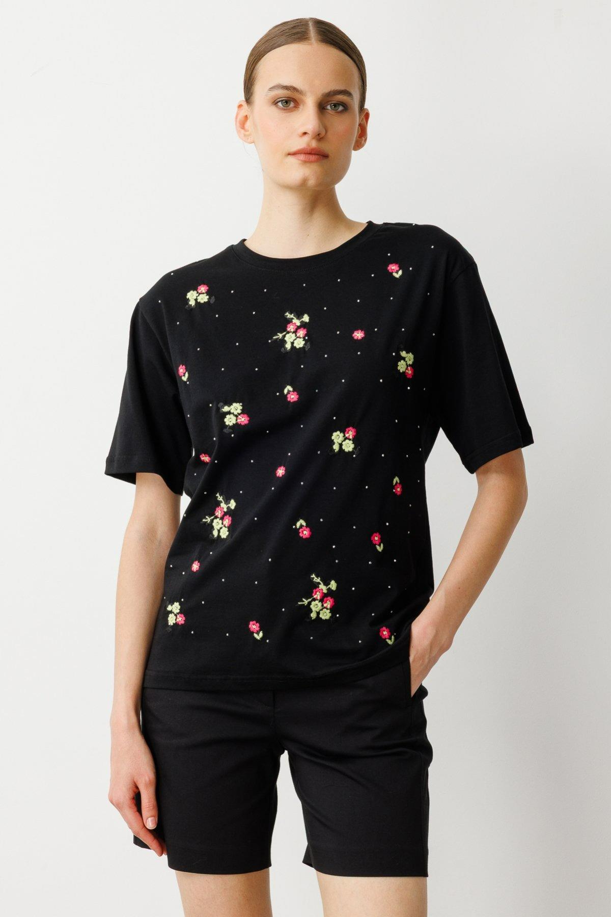 ON FASHION 56315 NAKIŞ VE TAŞ İŞLEMELİ BLUZ - SİYAH